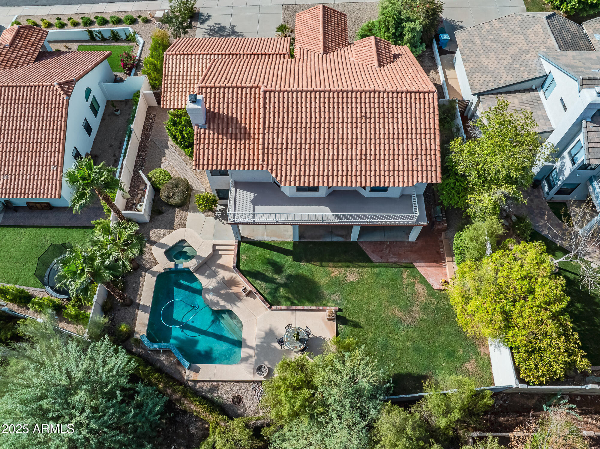 1023 E FOREST HILLS Drive