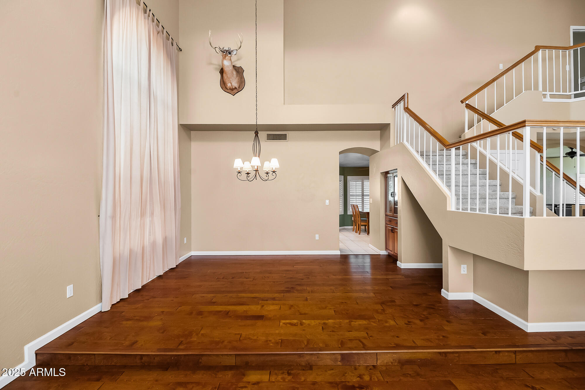 1023 E FOREST HILLS Drive