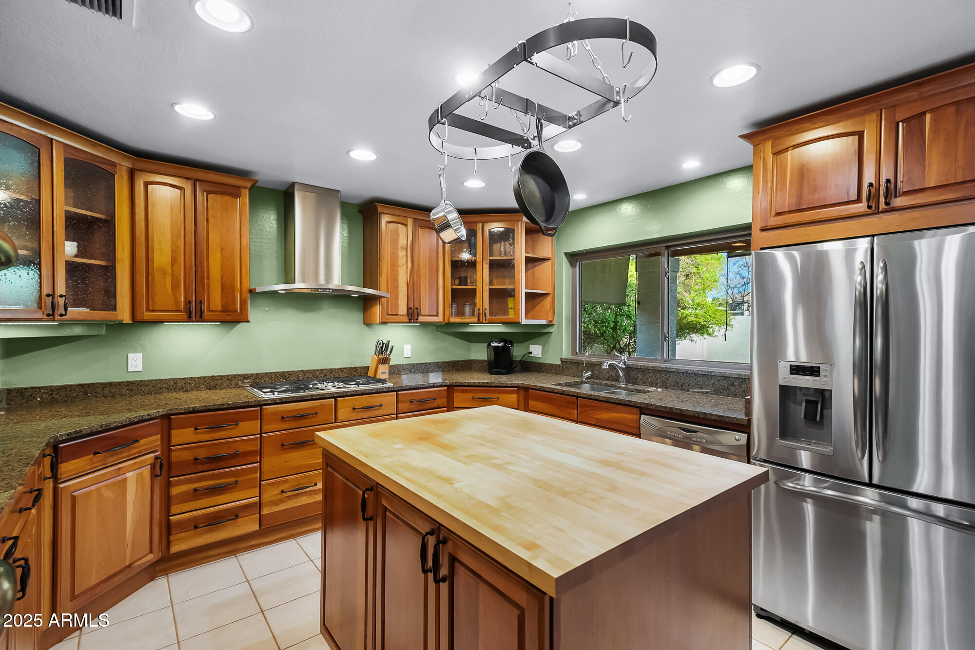 1023 E FOREST HILLS Drive