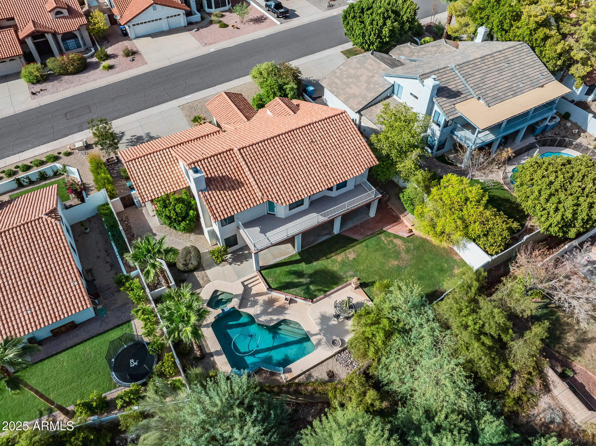1023 E FOREST HILLS Drive