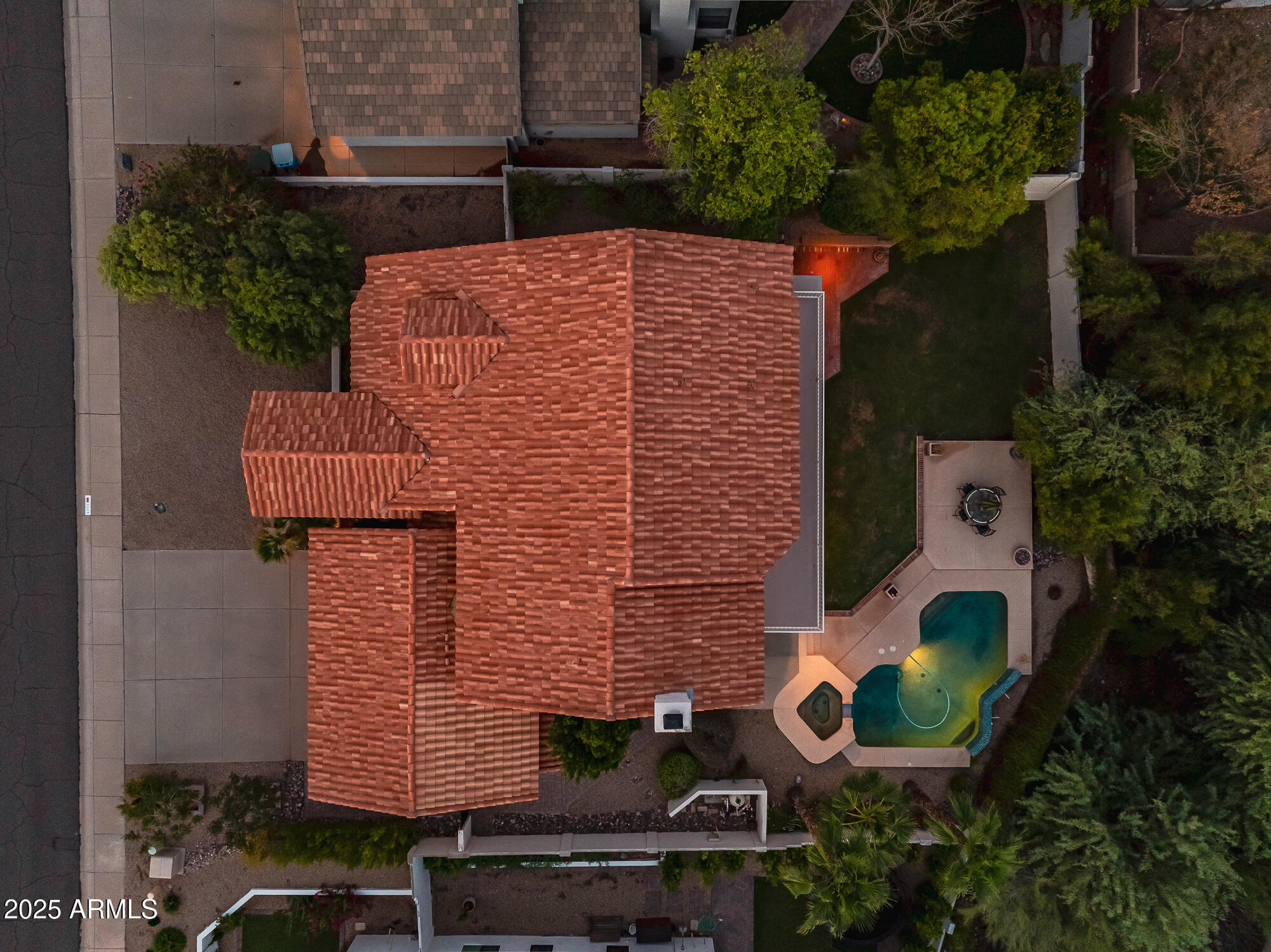 1023 E FOREST HILLS Drive