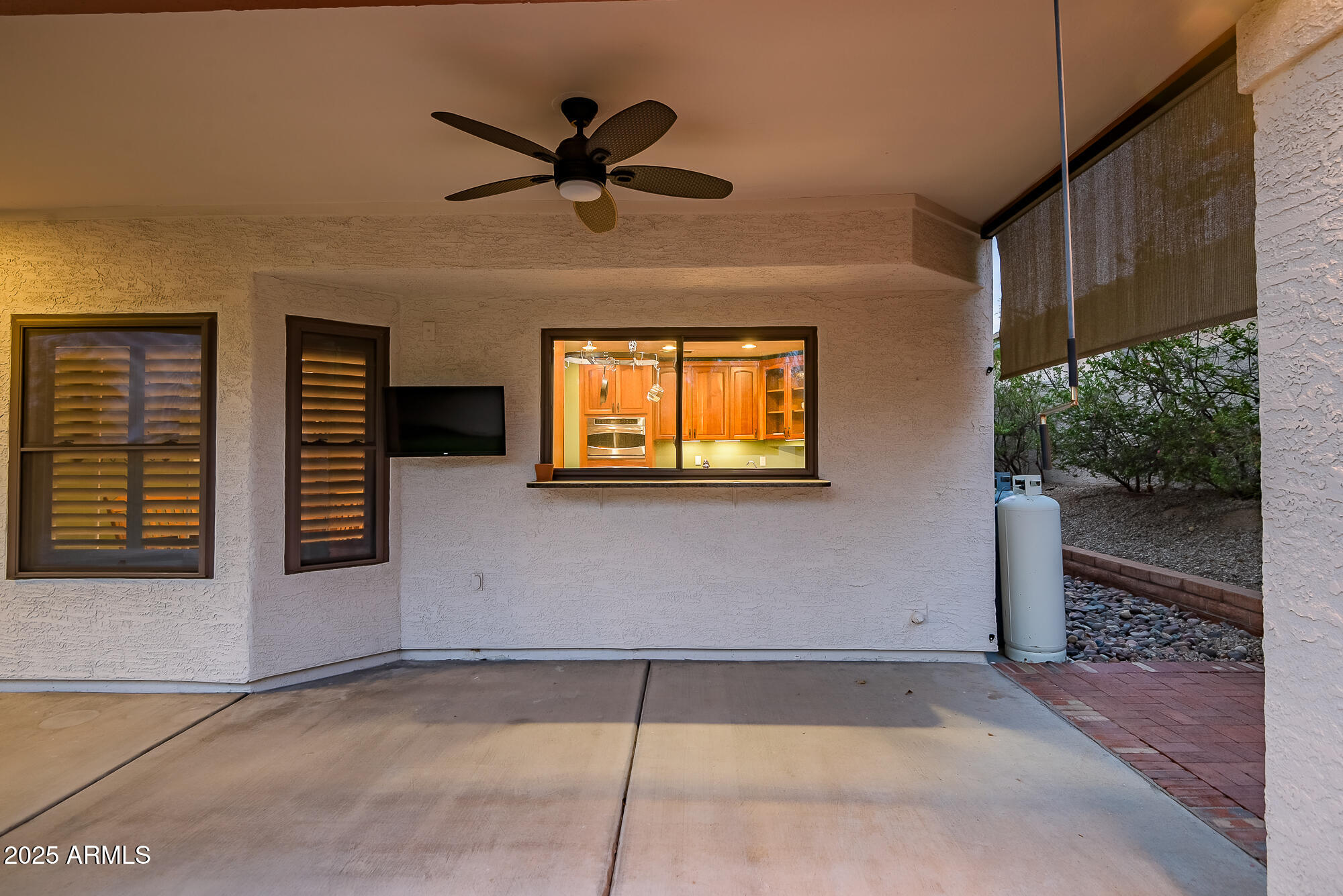 1023 E FOREST HILLS Drive