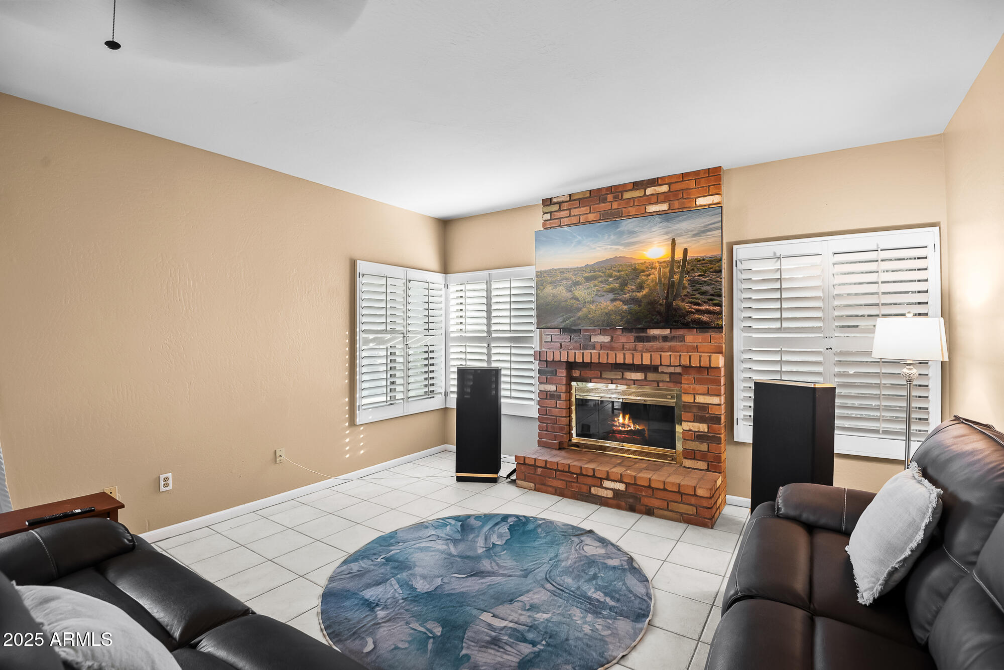 1023 E FOREST HILLS Drive