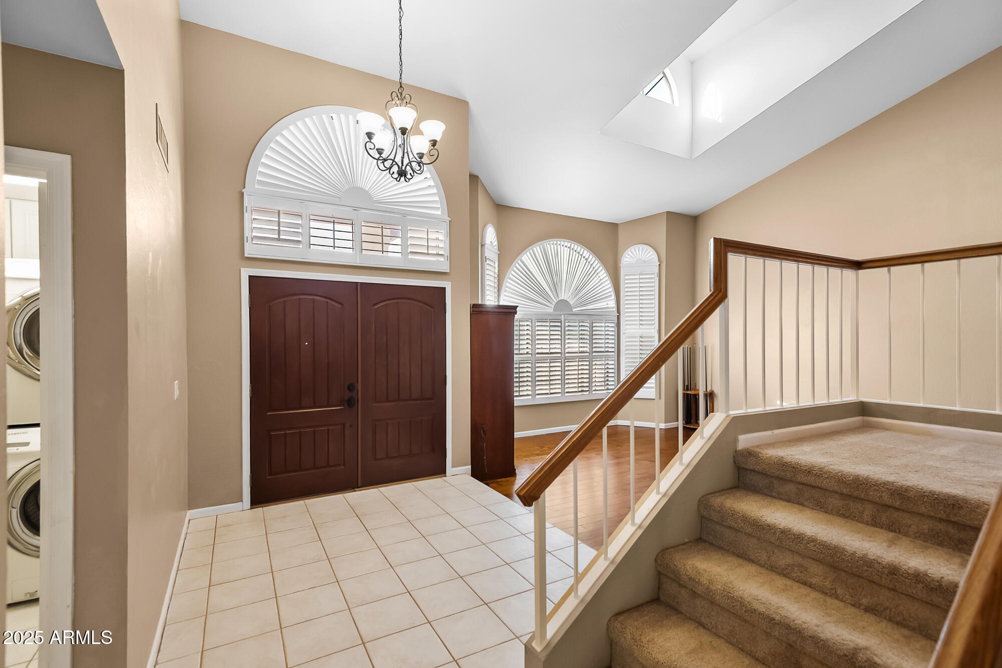 1023 E FOREST HILLS Drive