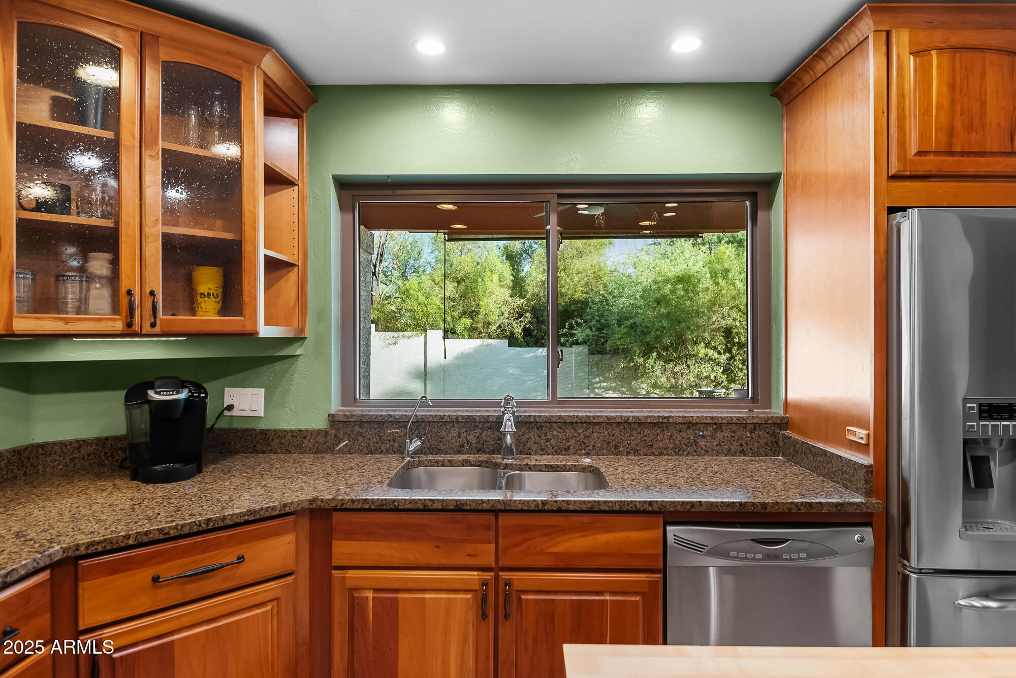 1023 E FOREST HILLS Drive