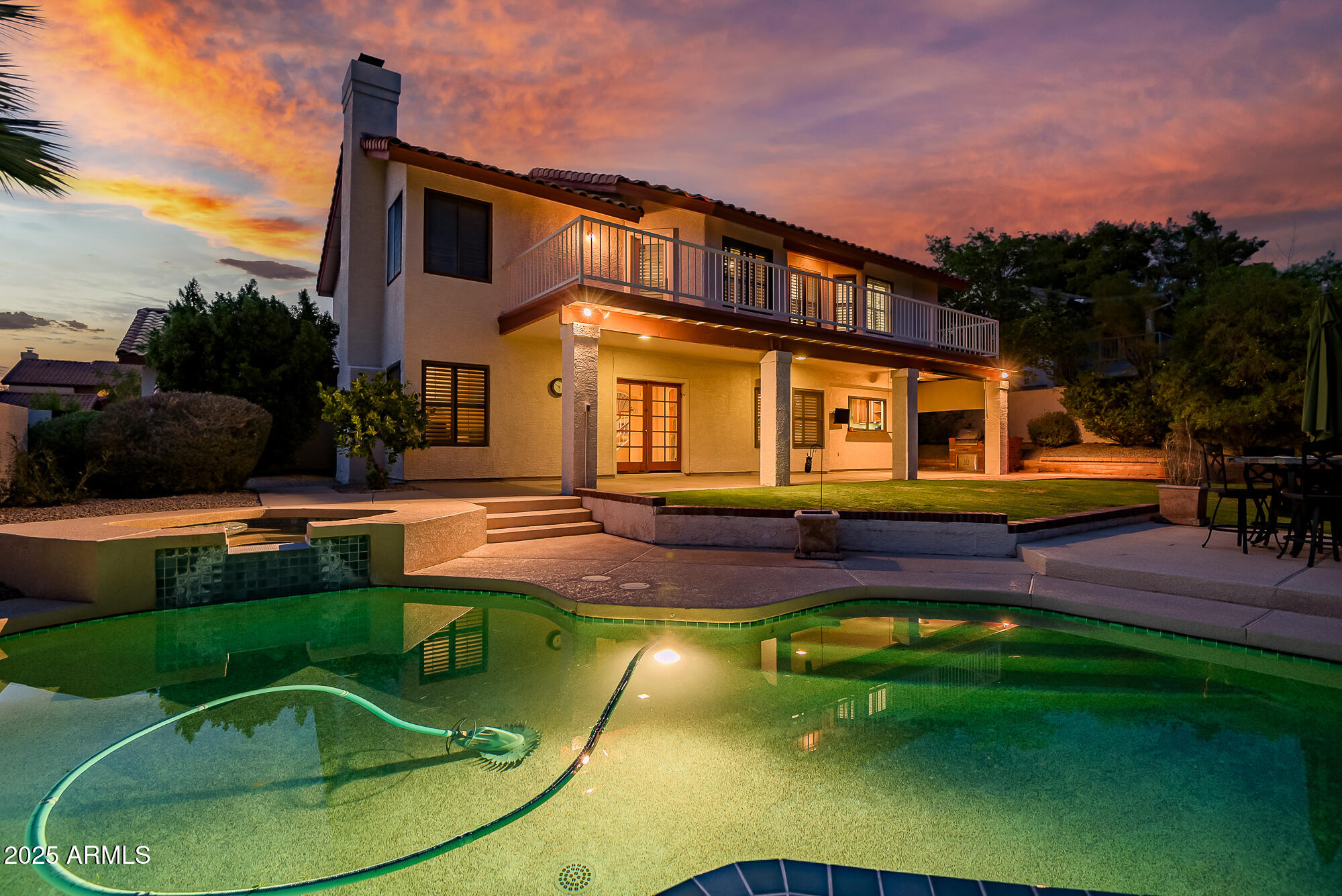1023 E FOREST HILLS Drive