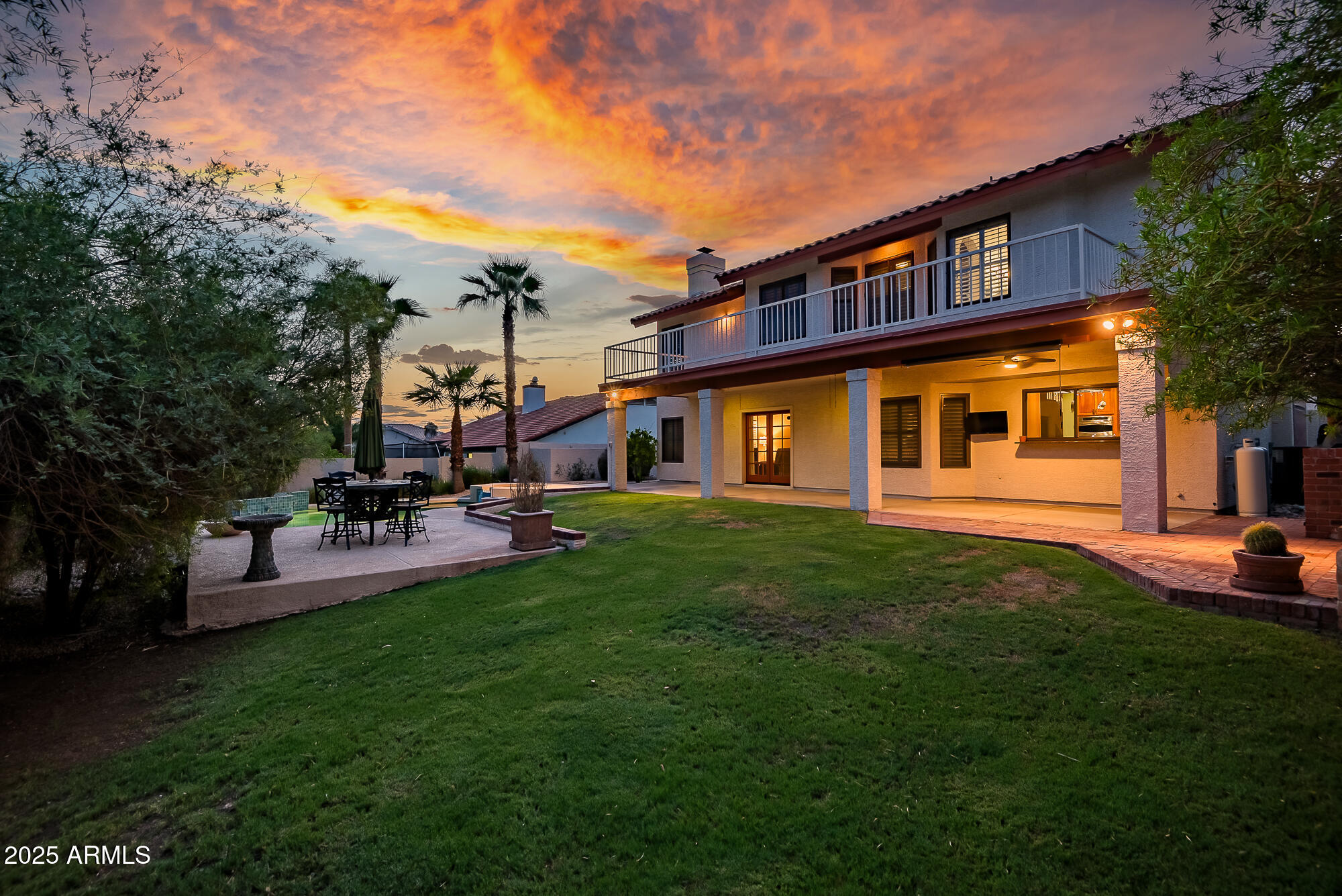 1023 E FOREST HILLS Drive