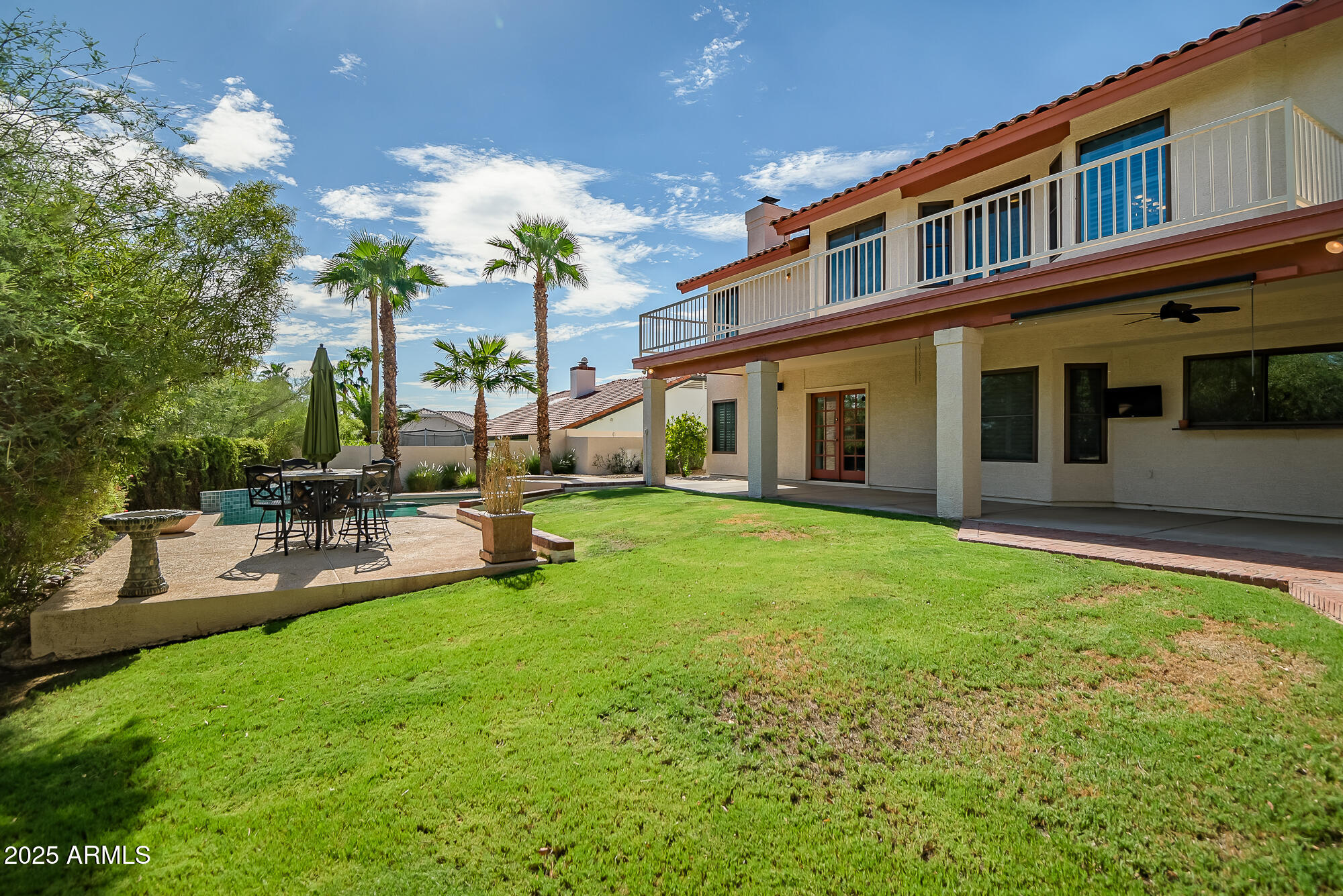 1023 E FOREST HILLS Drive