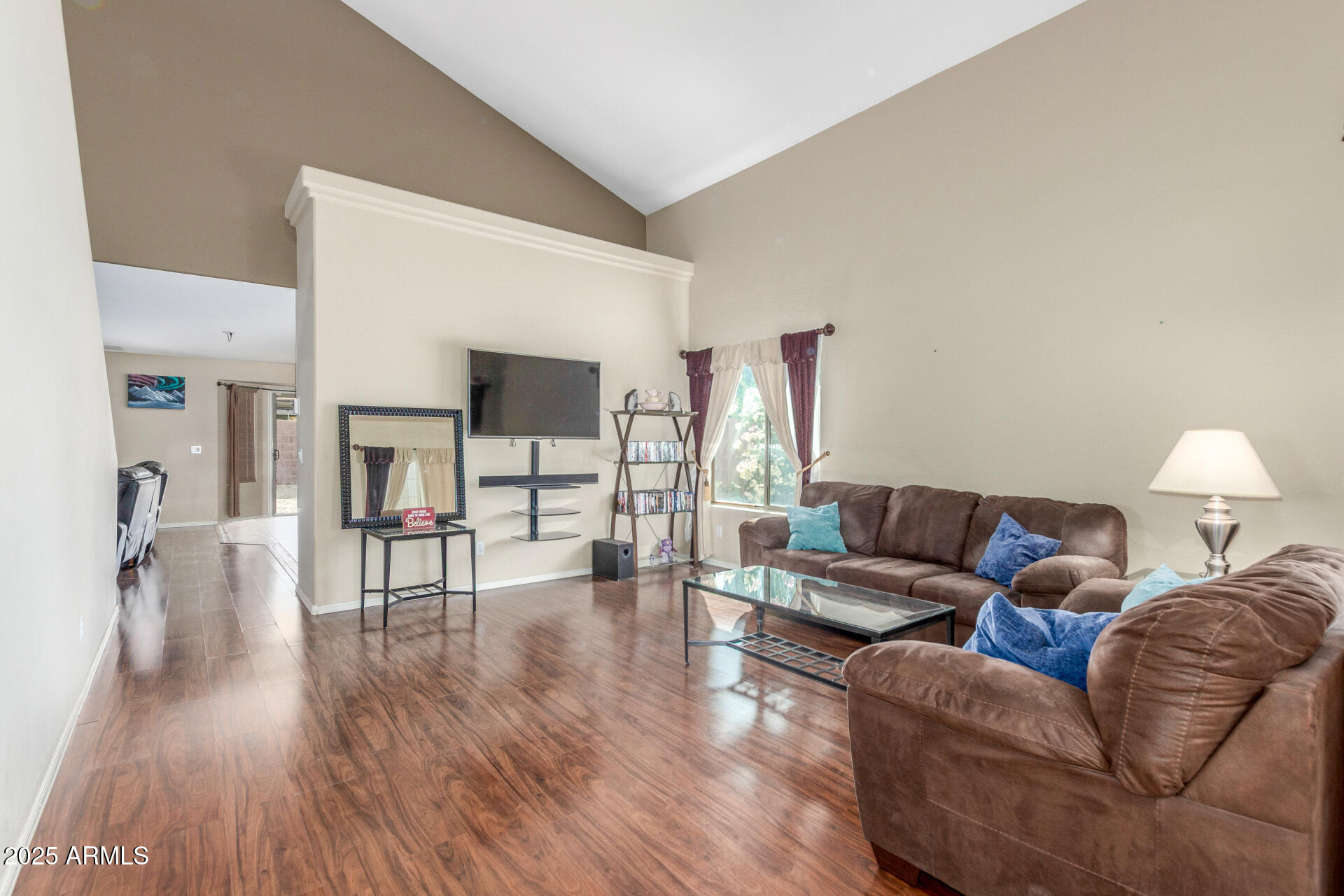 3311 W SANTA CRUZ Avenue