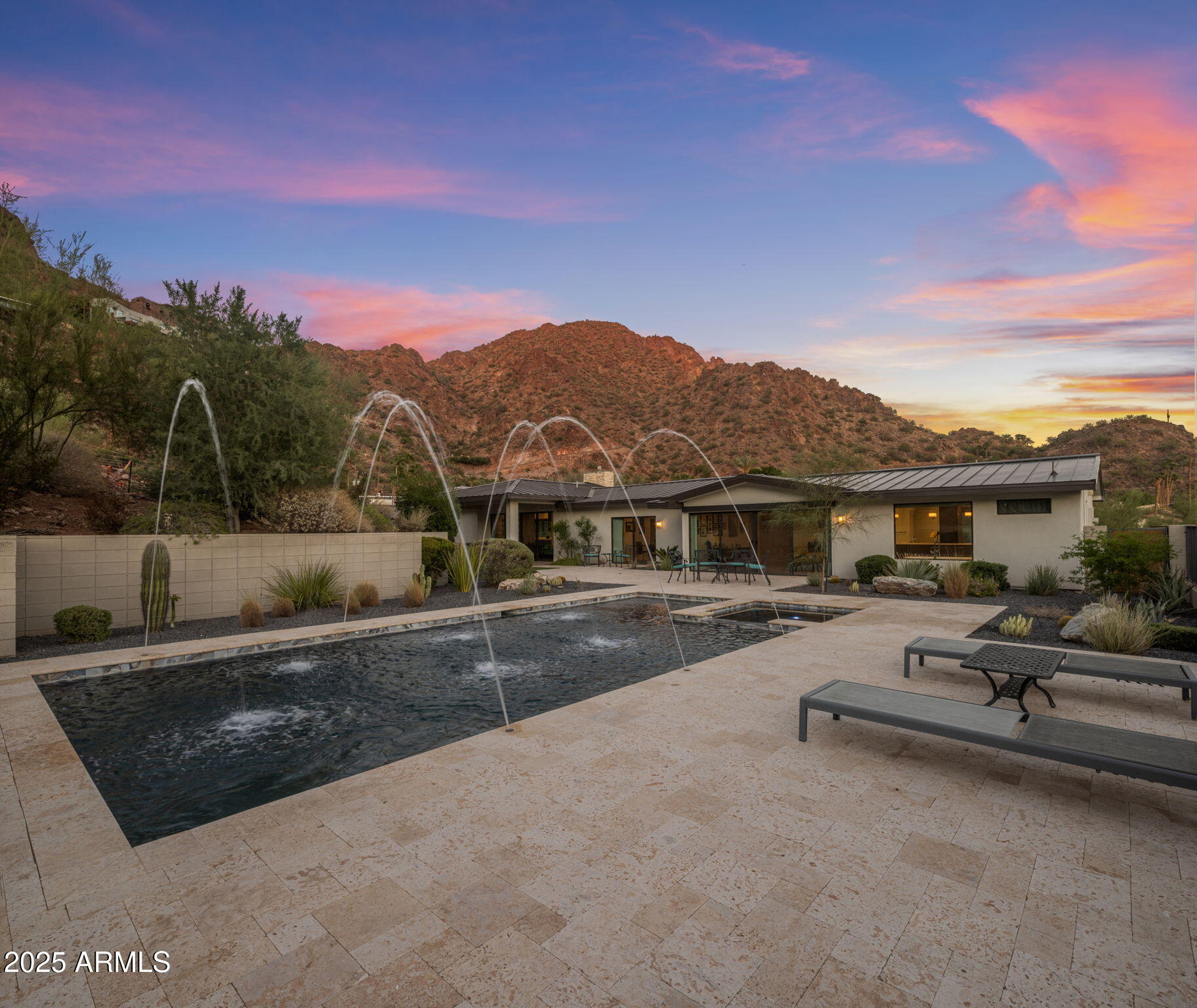 4949 E GRANDVIEW Lane
