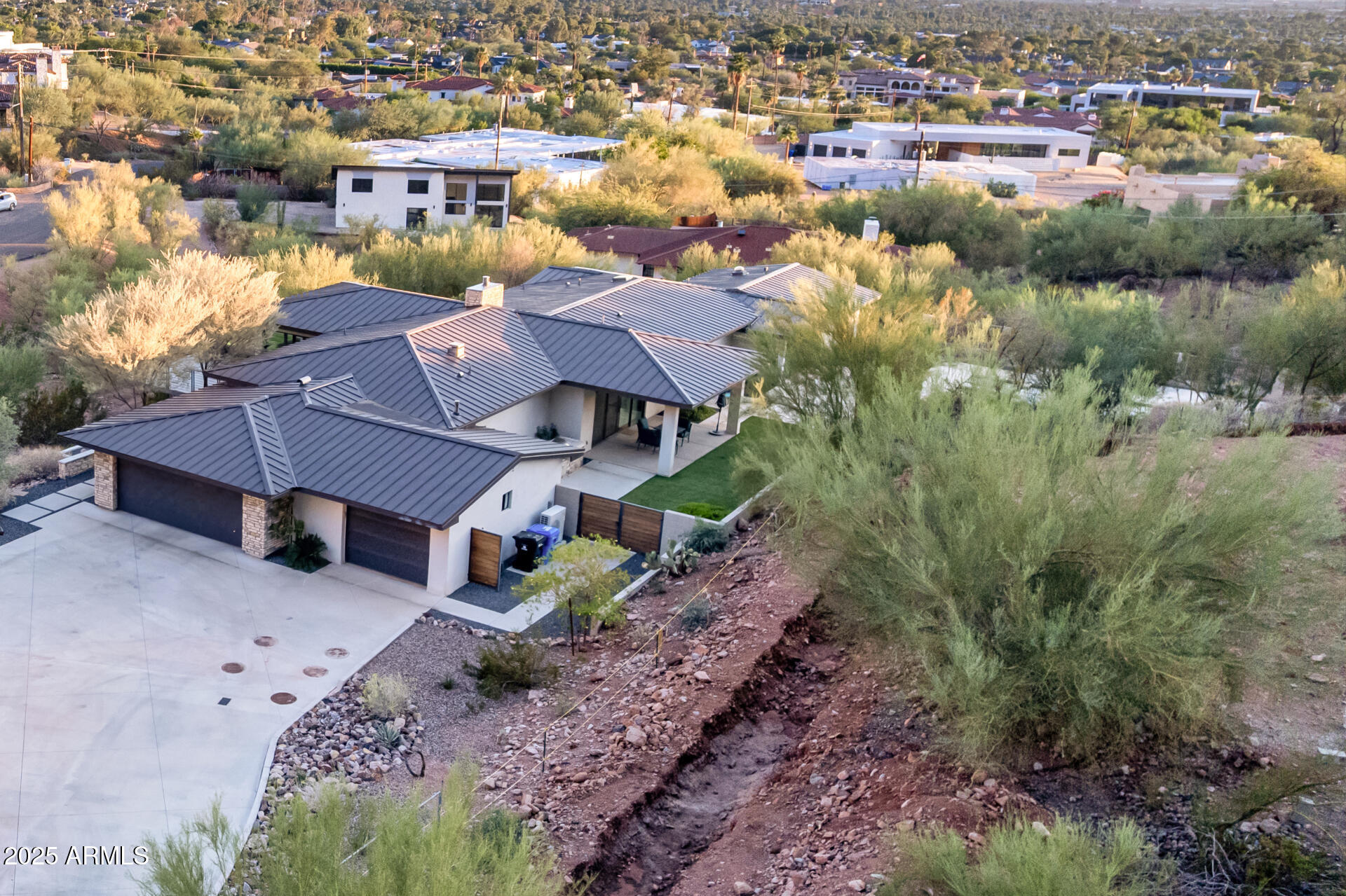 4949 E GRANDVIEW Lane