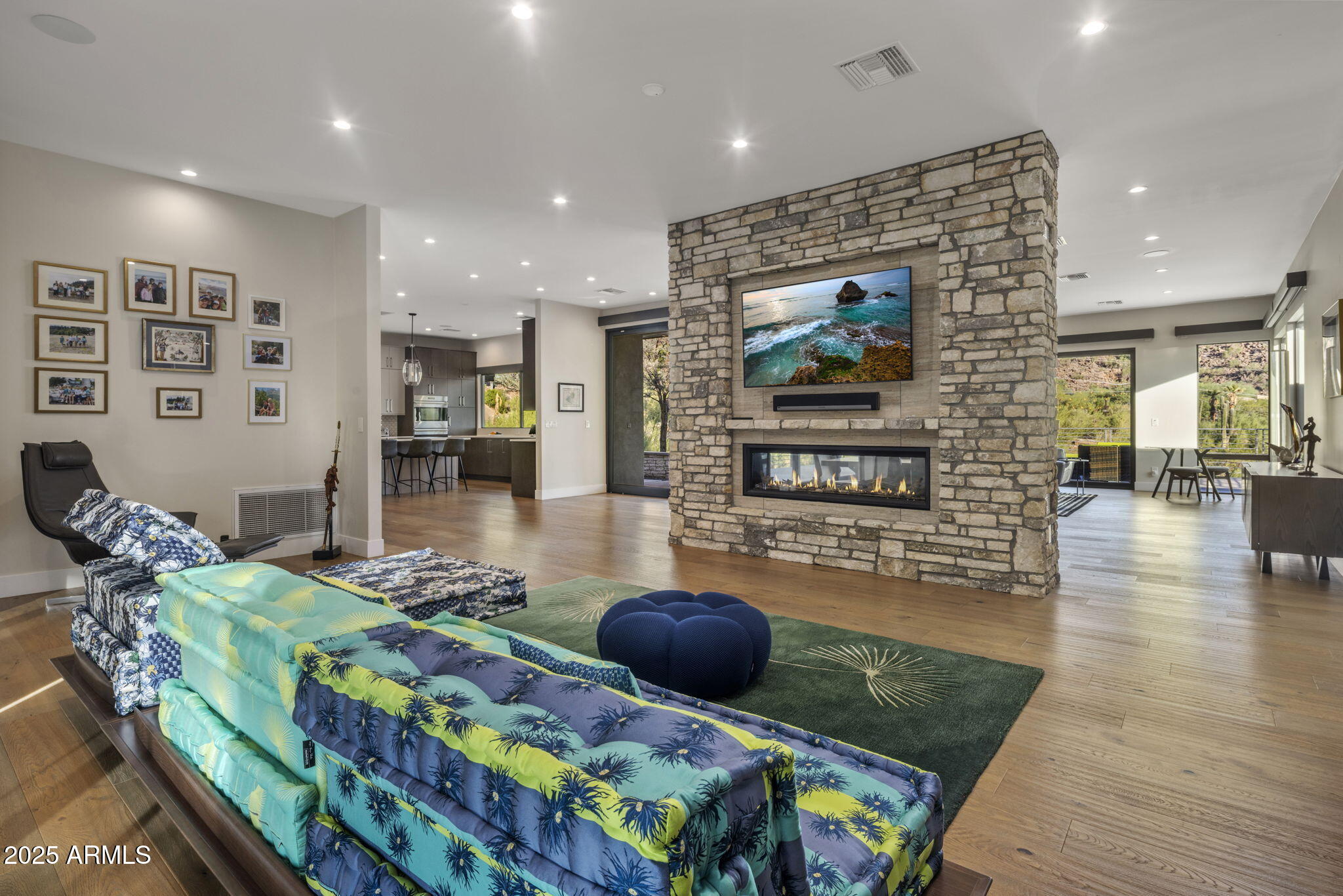 4949 E GRANDVIEW Lane