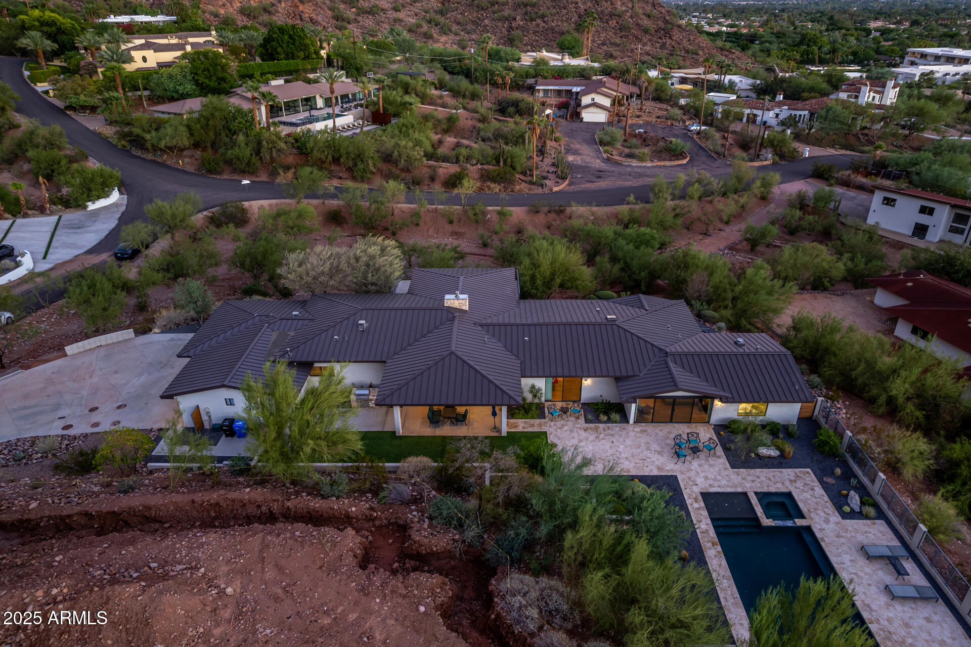4949 E GRANDVIEW Lane