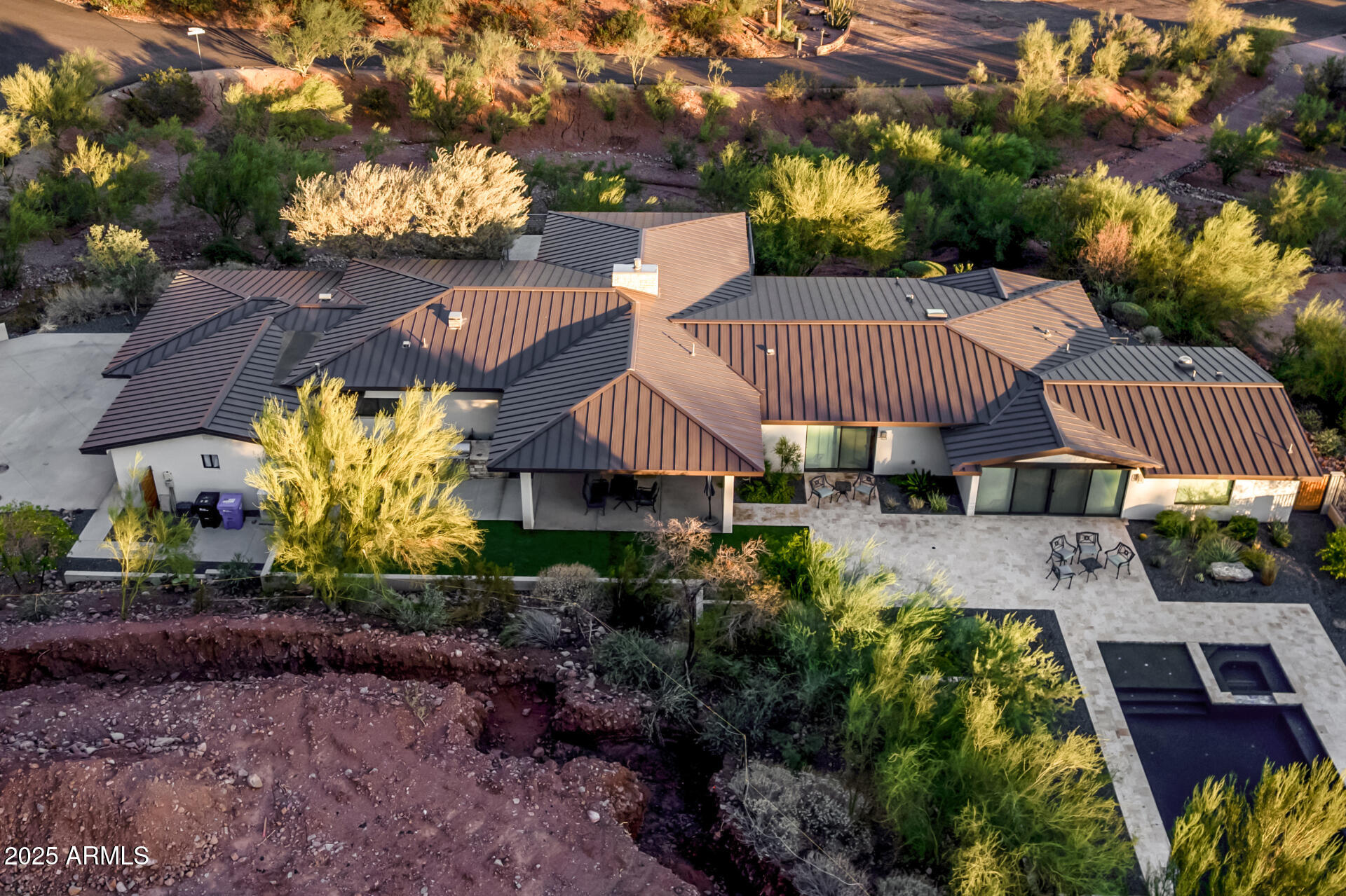4949 E GRANDVIEW Lane