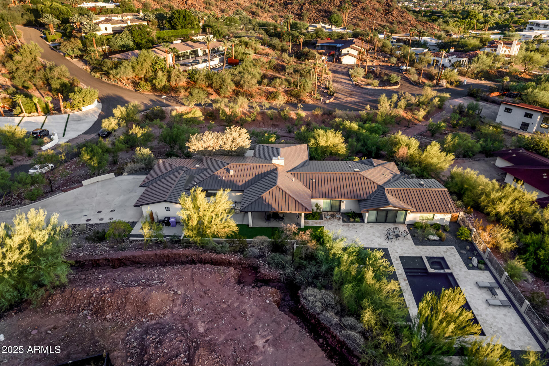 4949 E GRANDVIEW Lane