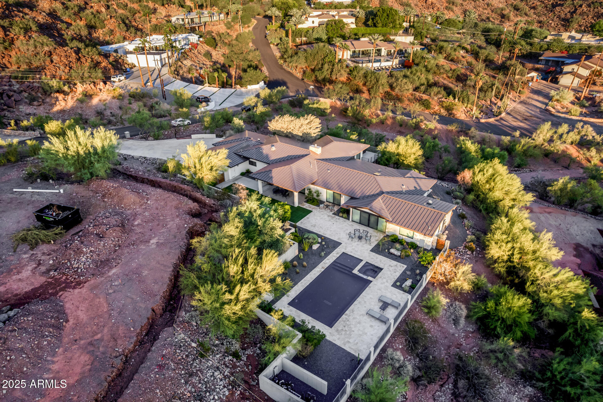 4949 E GRANDVIEW Lane
