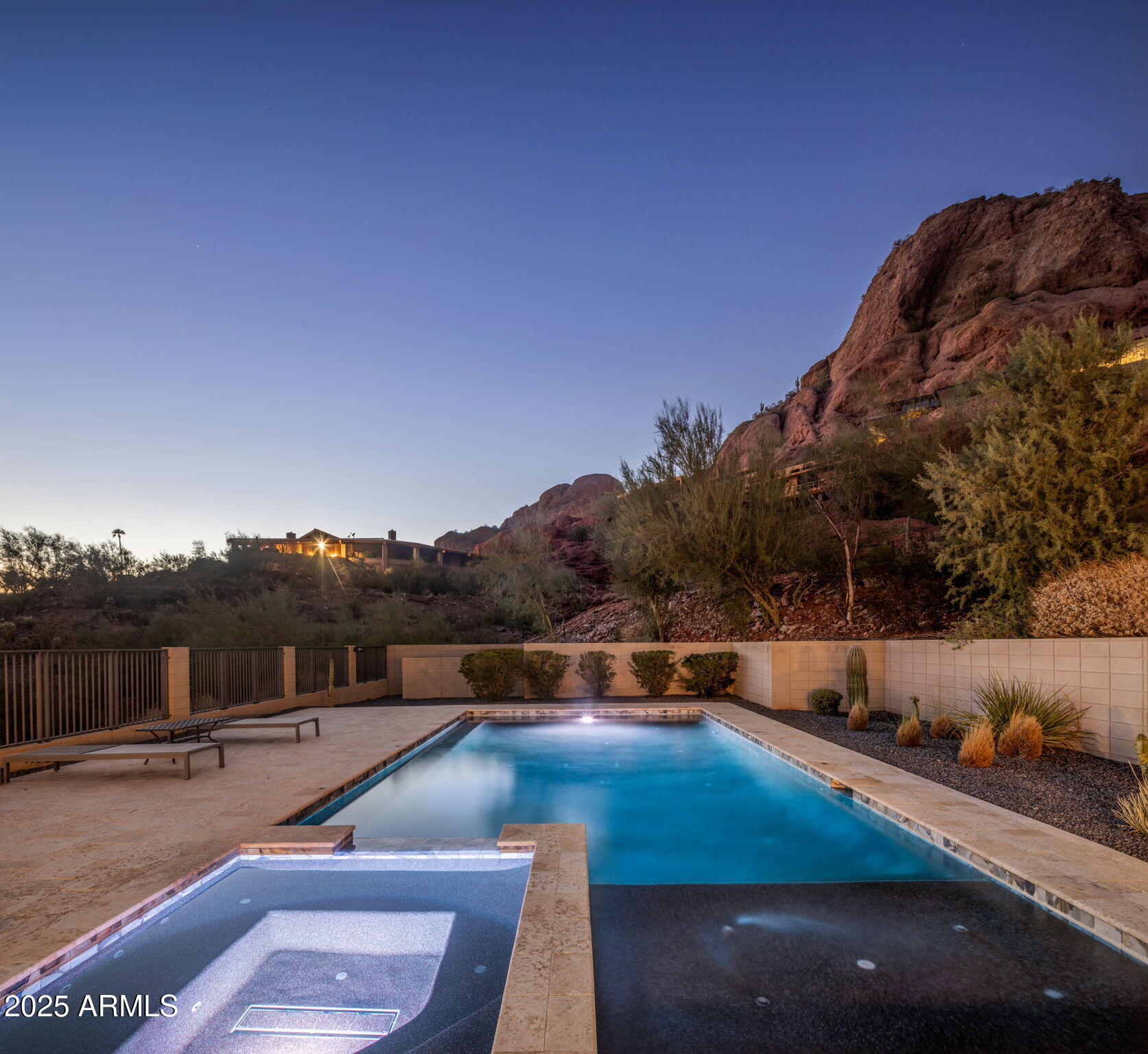 4949 E GRANDVIEW Lane
