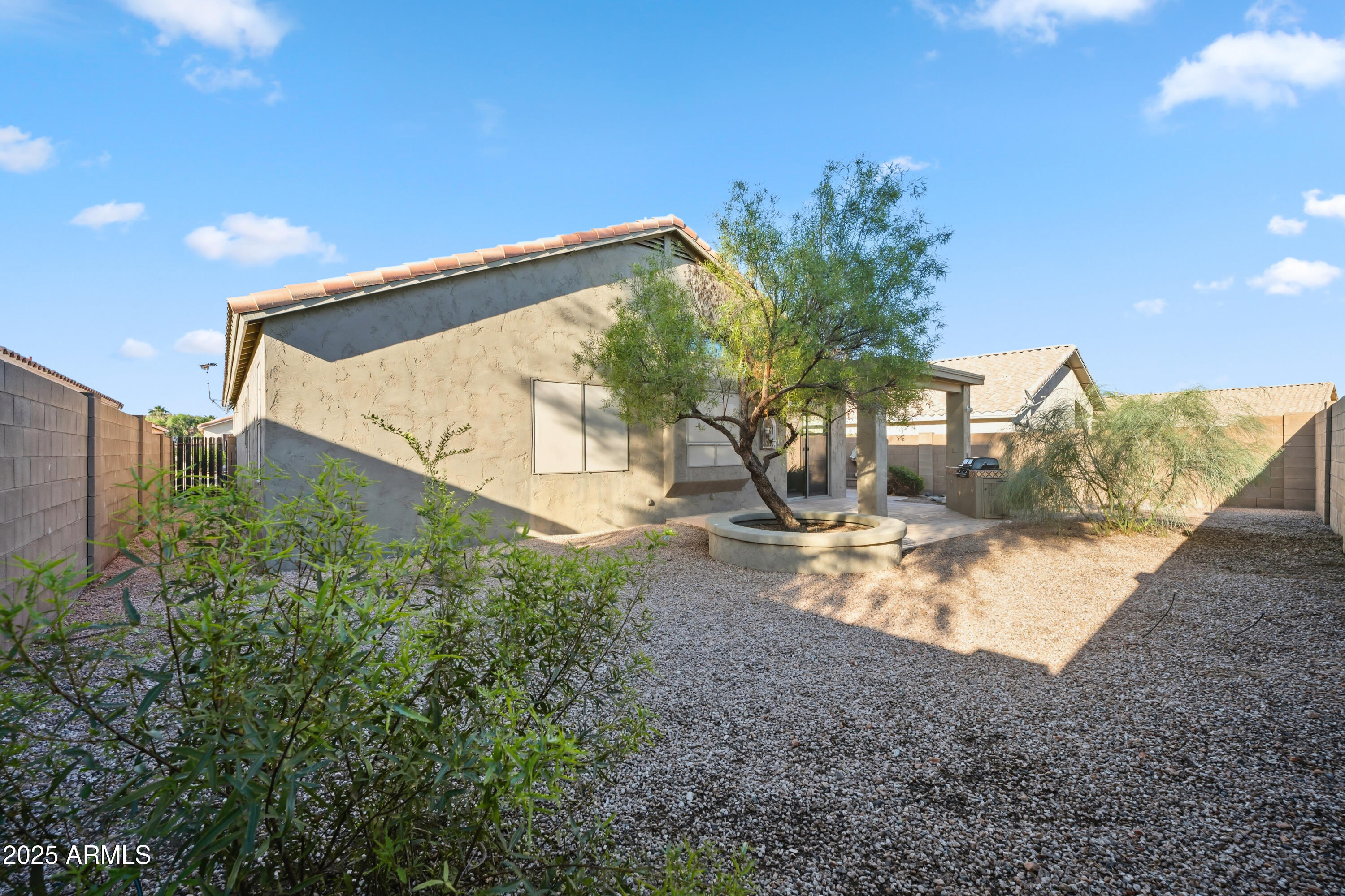 18089 W WEATHERBY Drive