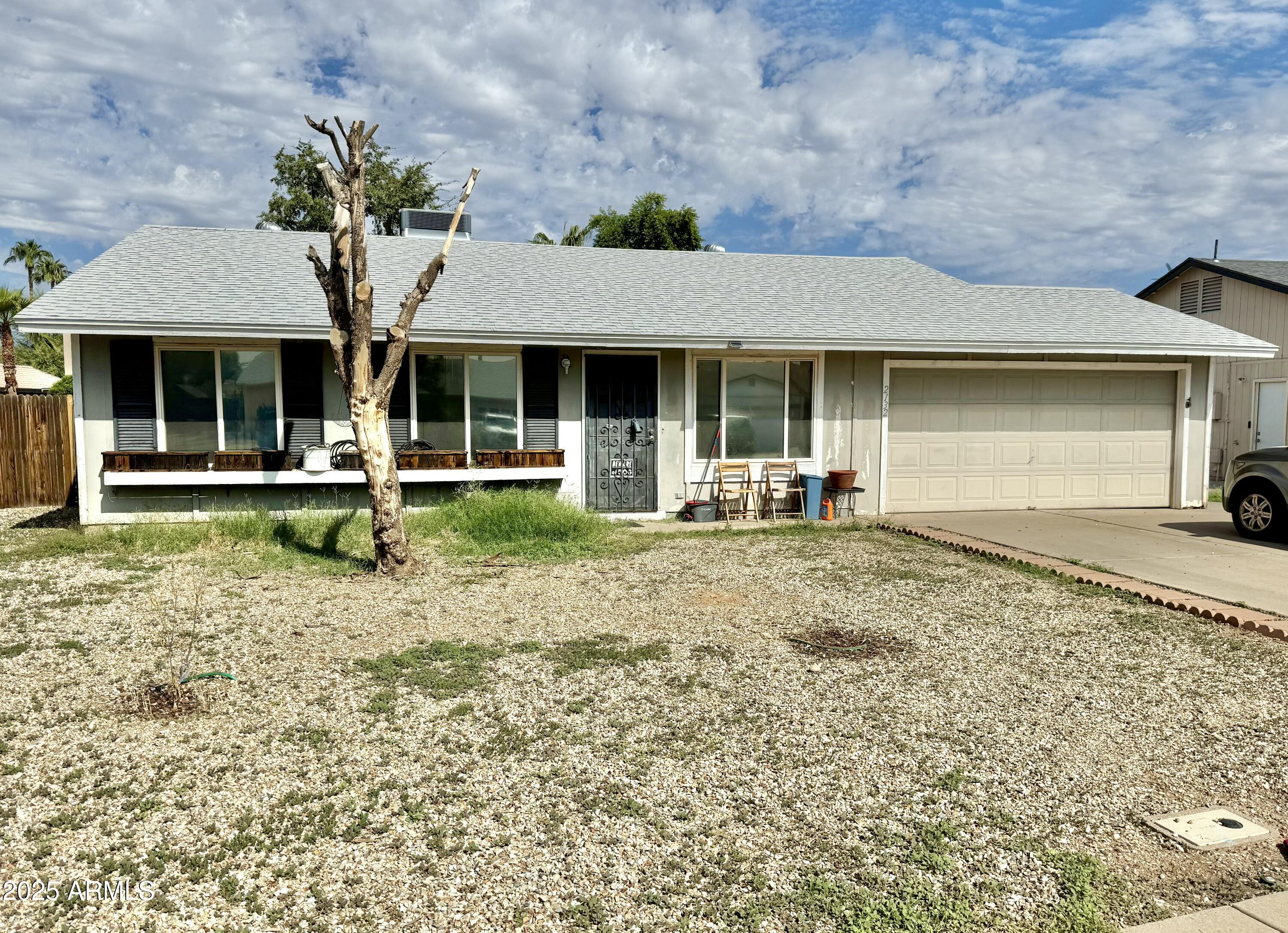 2132 W OBISPO Avenue