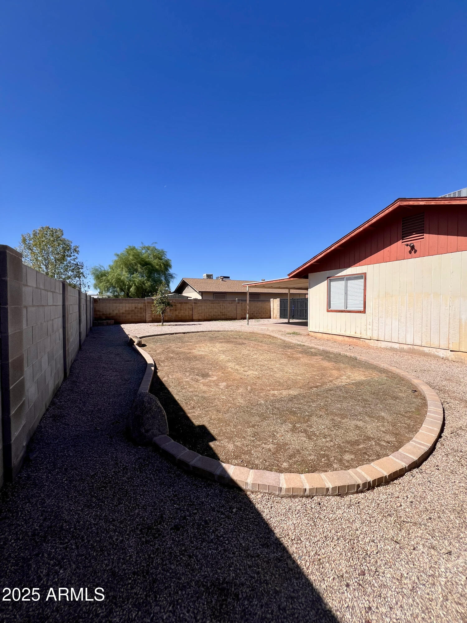 121 E OLIVE Avenue