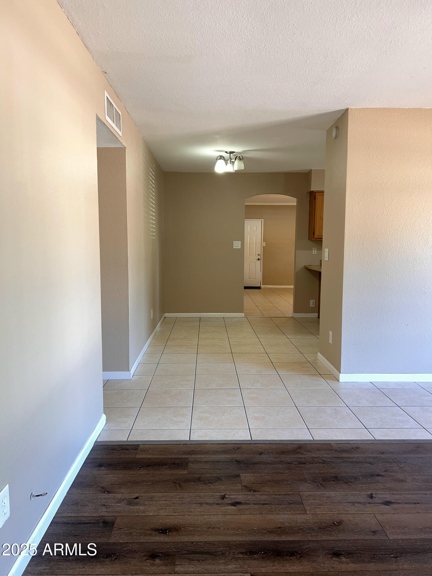 121 E OLIVE Avenue