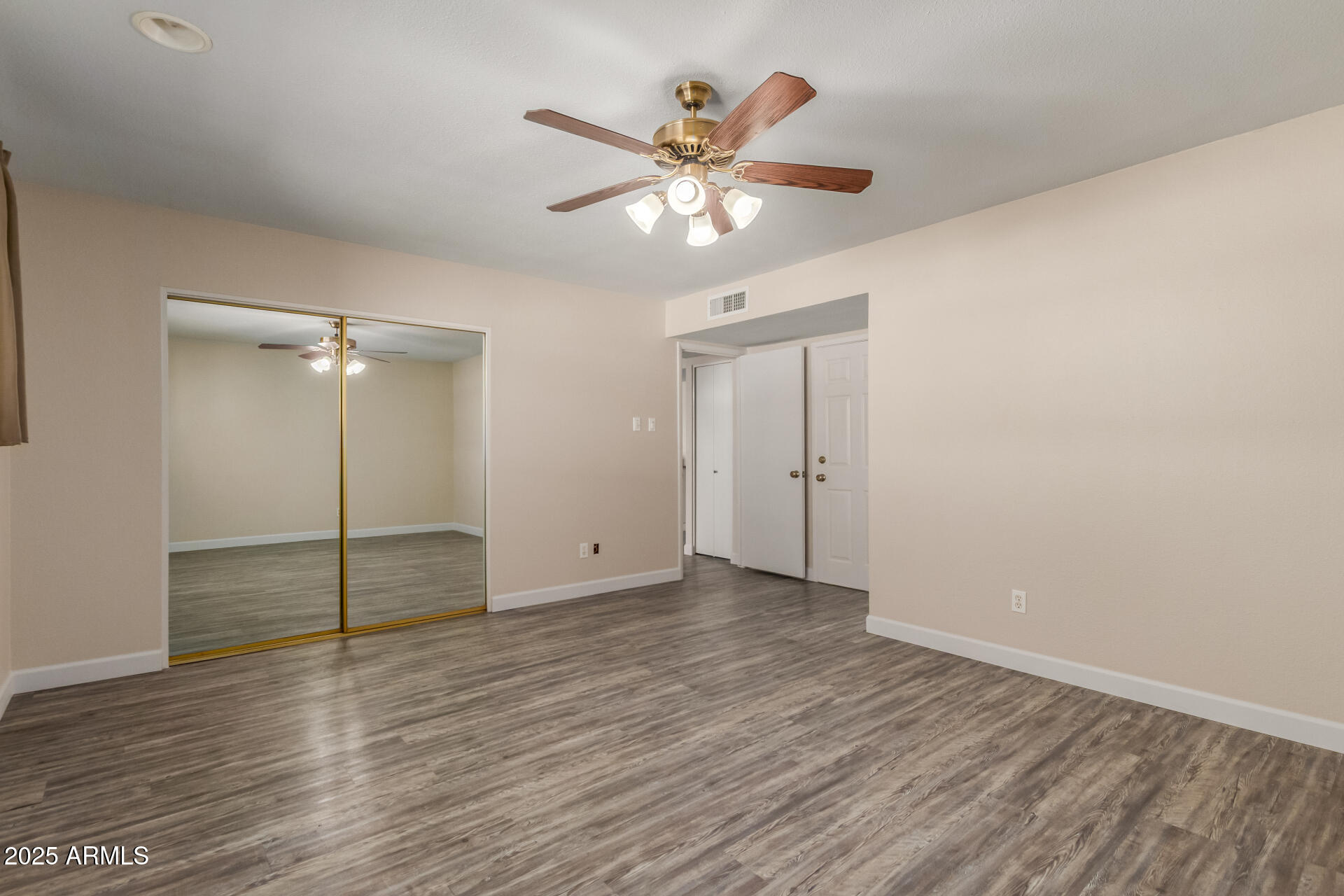 5408 W COUNTRY GABLES Drive