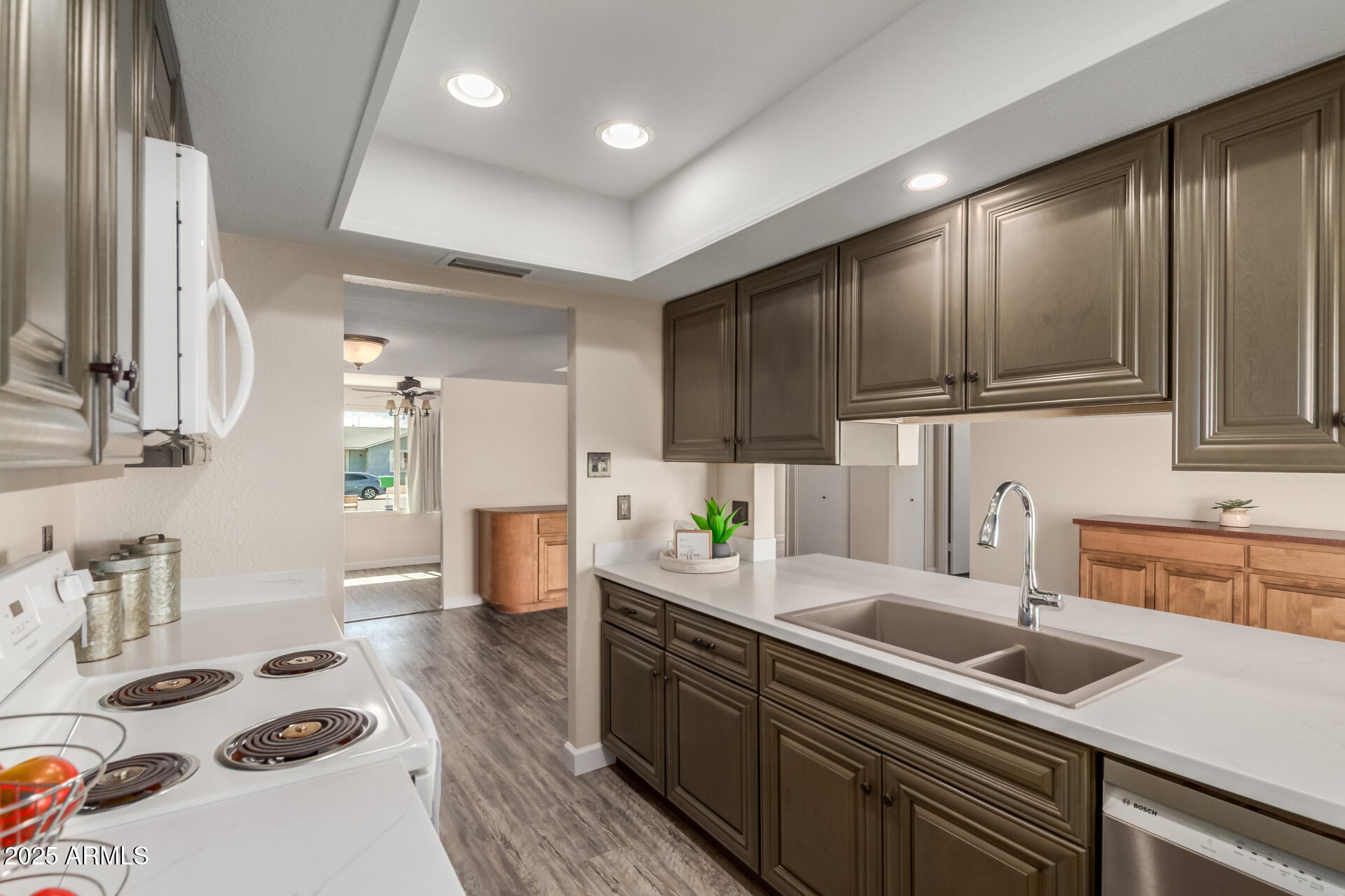 5408 W COUNTRY GABLES Drive