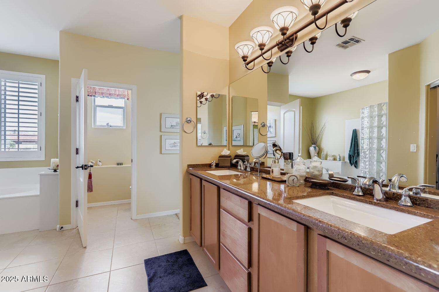 1750 E OCOTILLO Road 10
