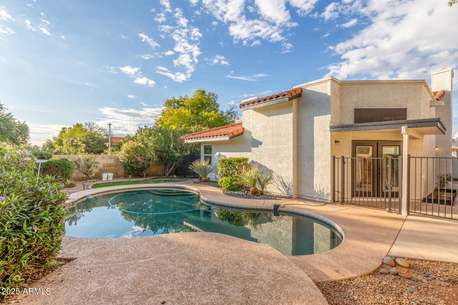 5901 E Aire Libre Lane