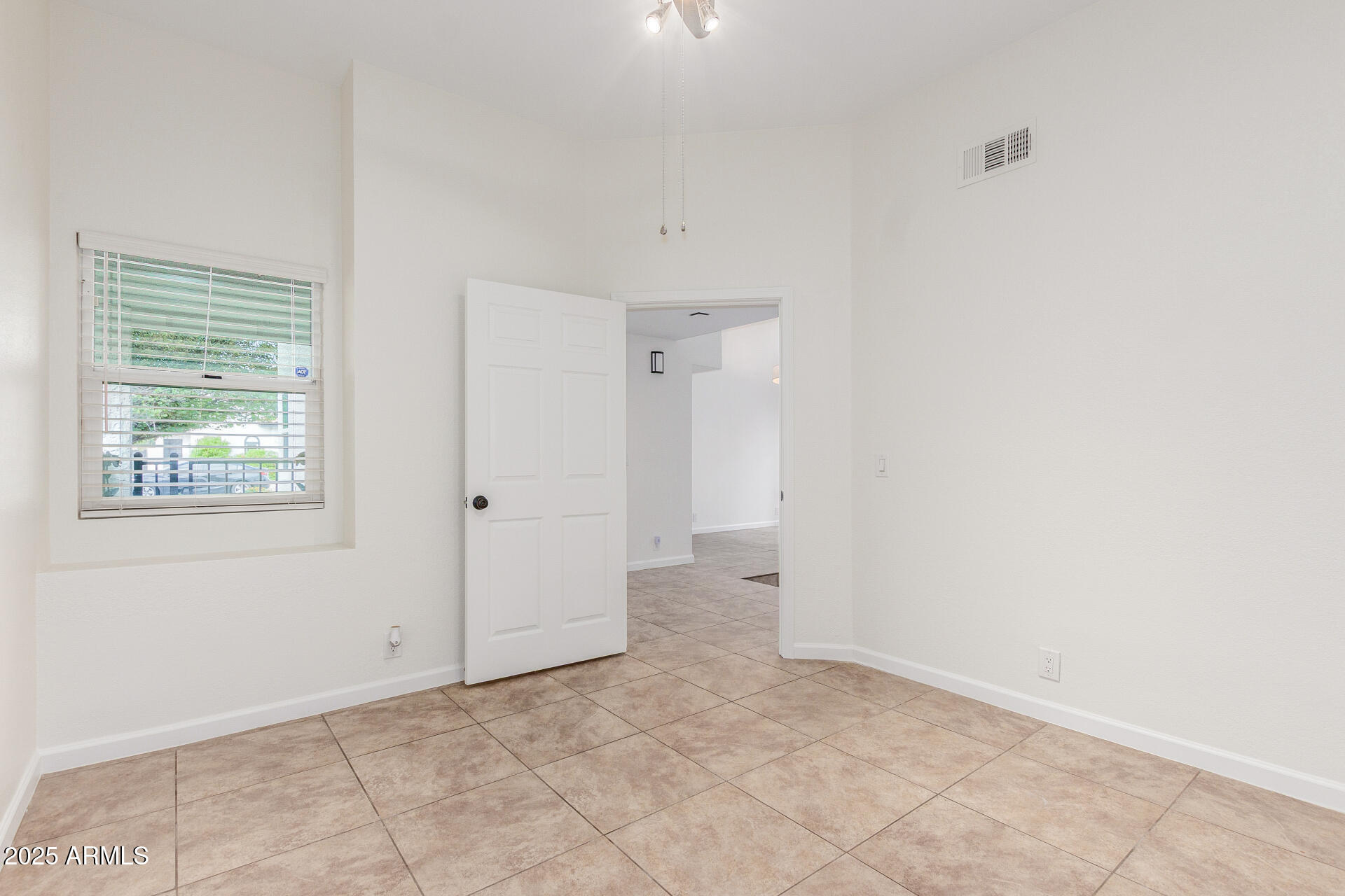 5901 E Aire Libre Lane