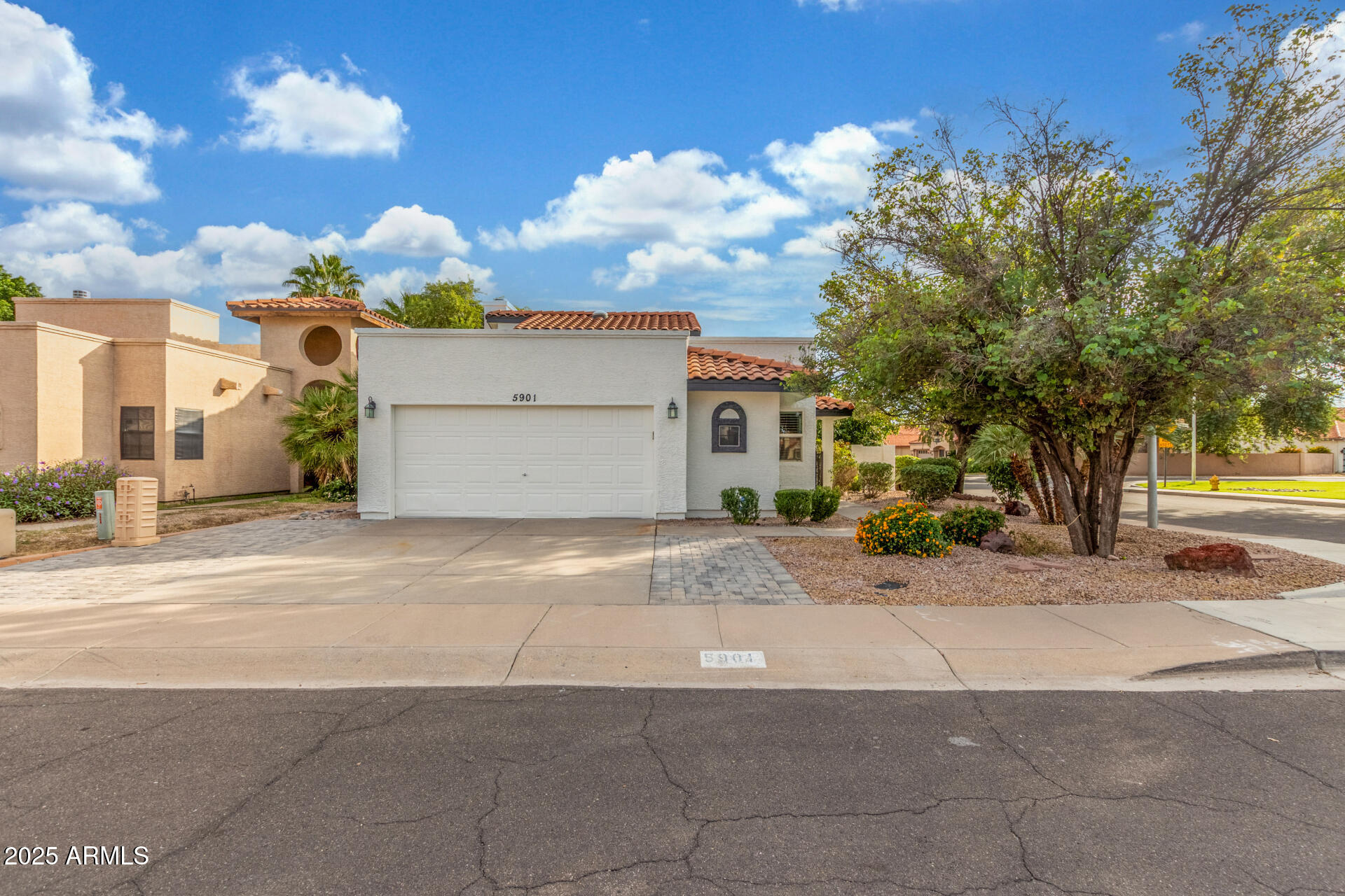 5901 E Aire Libre Lane