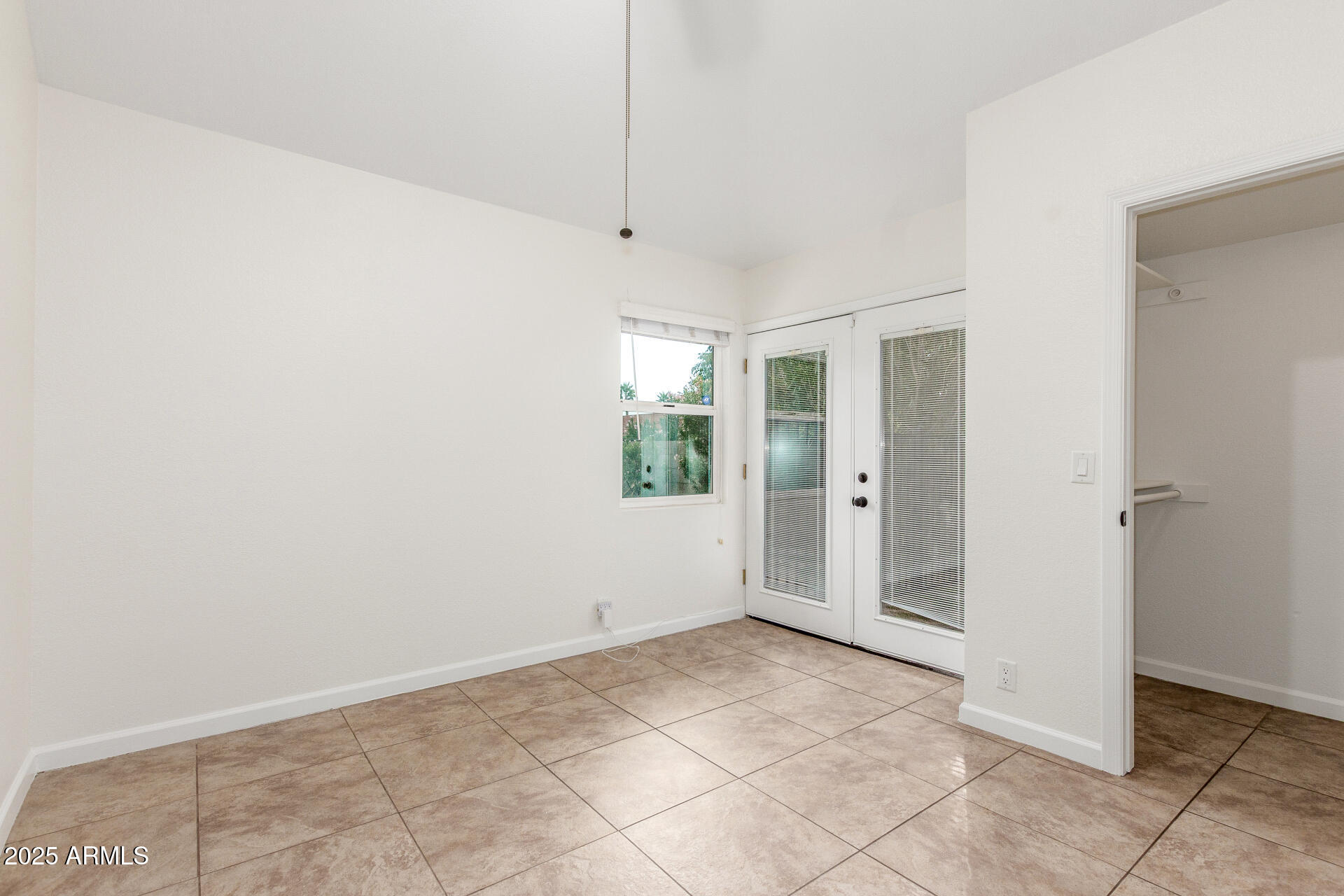 5901 E Aire Libre Lane