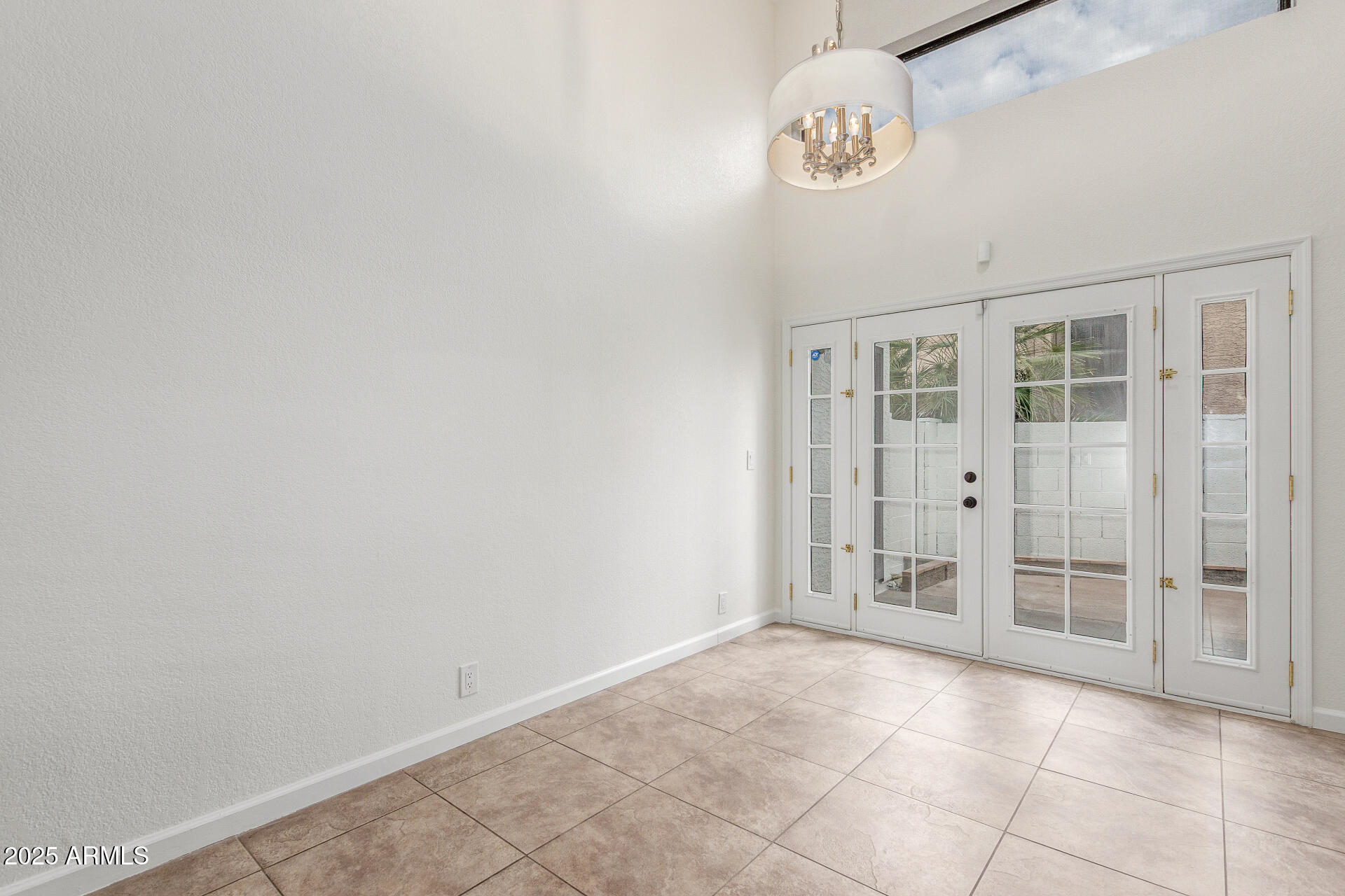 5901 E Aire Libre Lane