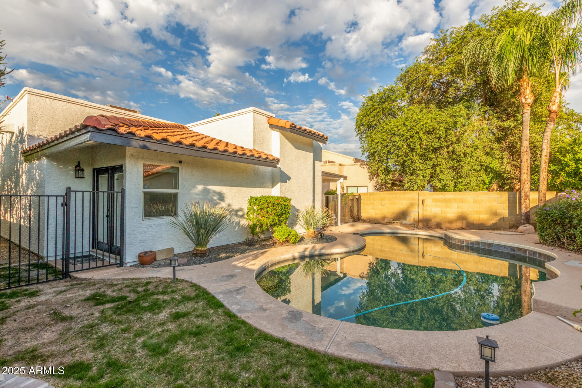 5901 E Aire Libre Lane