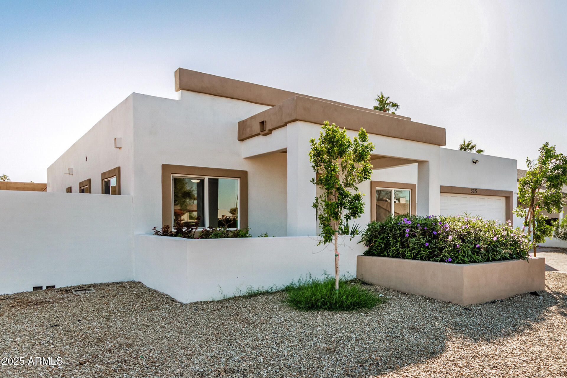 315 W RIVIERA Drive