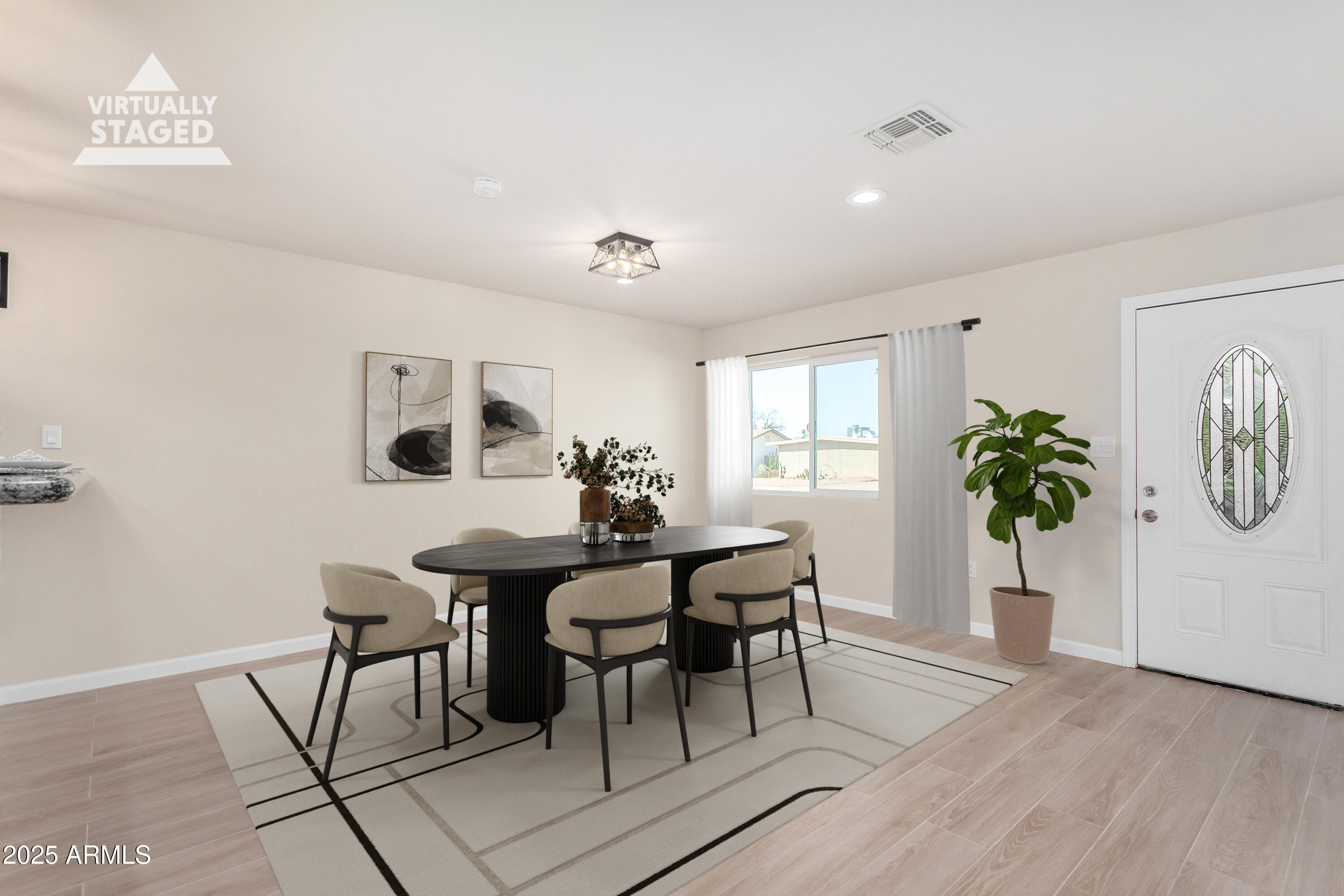 315 W RIVIERA Drive