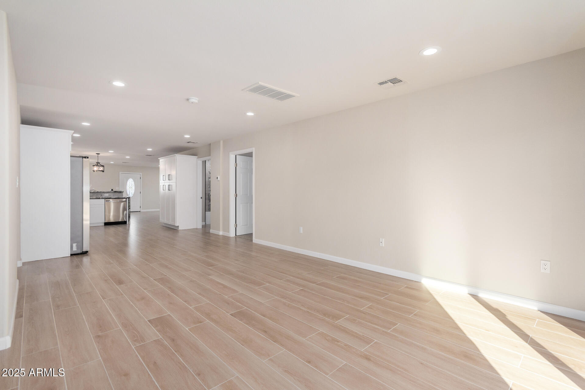 315 W RIVIERA Drive