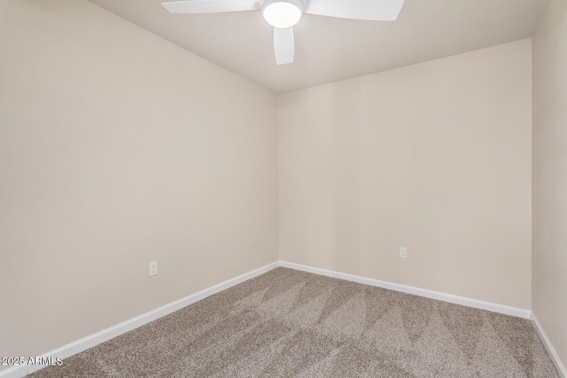 315 W RIVIERA Drive