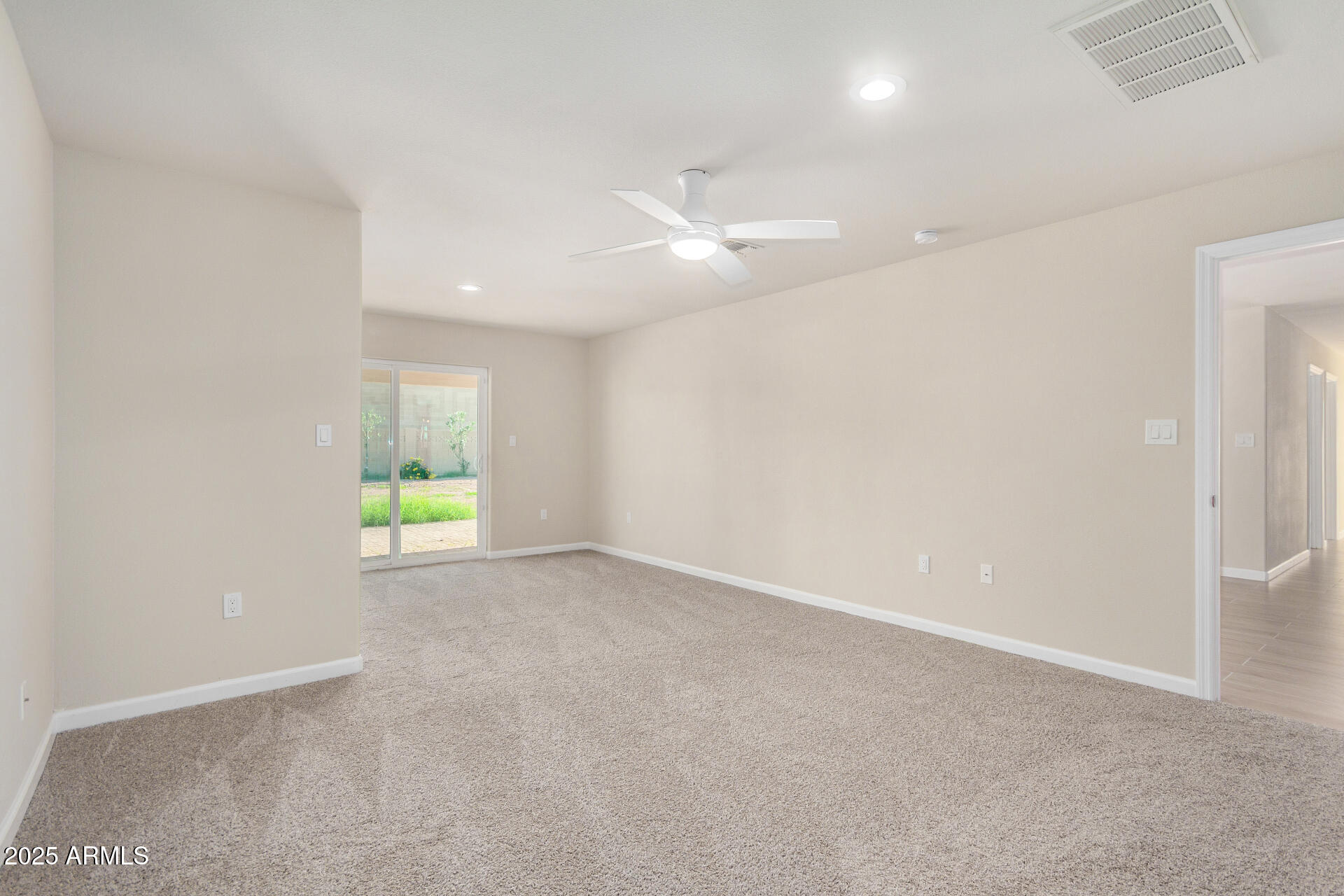 315 W RIVIERA Drive