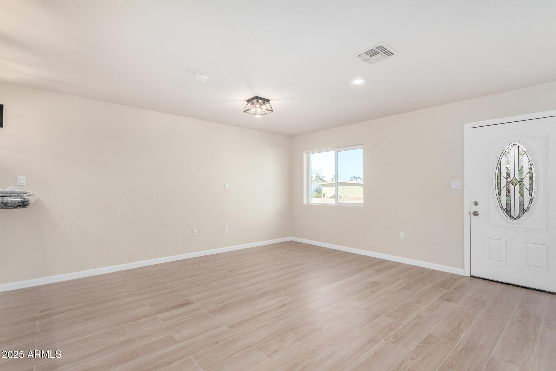 315 W RIVIERA Drive