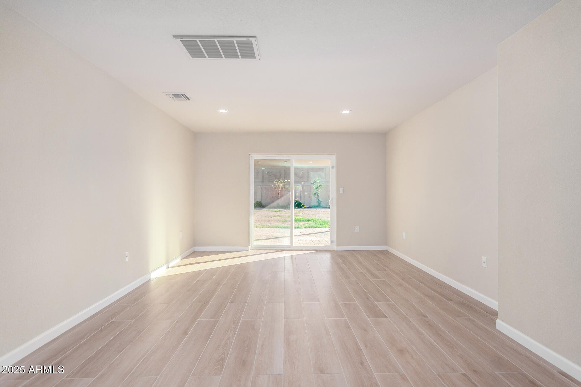 315 W RIVIERA Drive