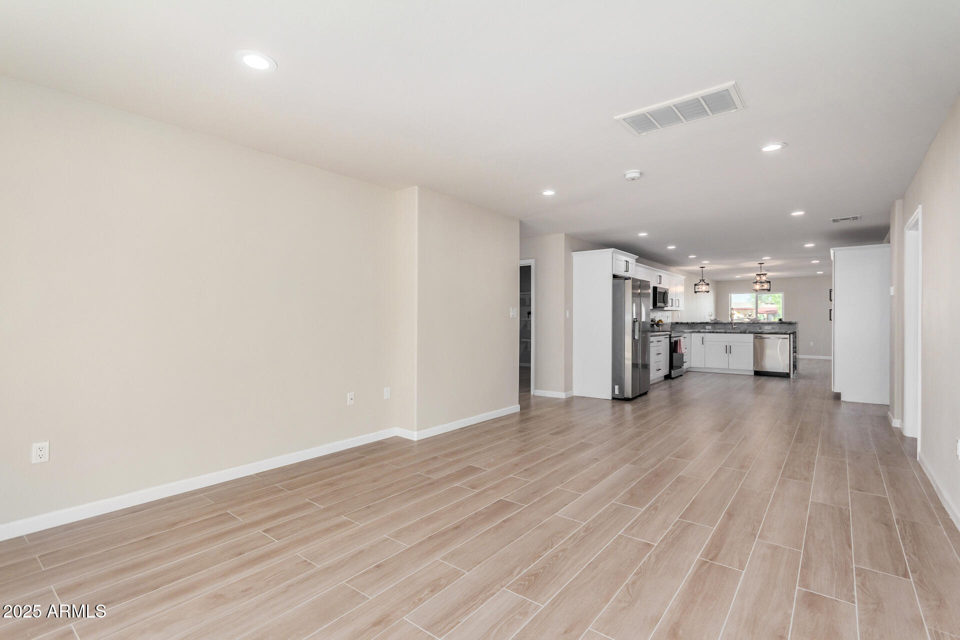 315 W RIVIERA Drive