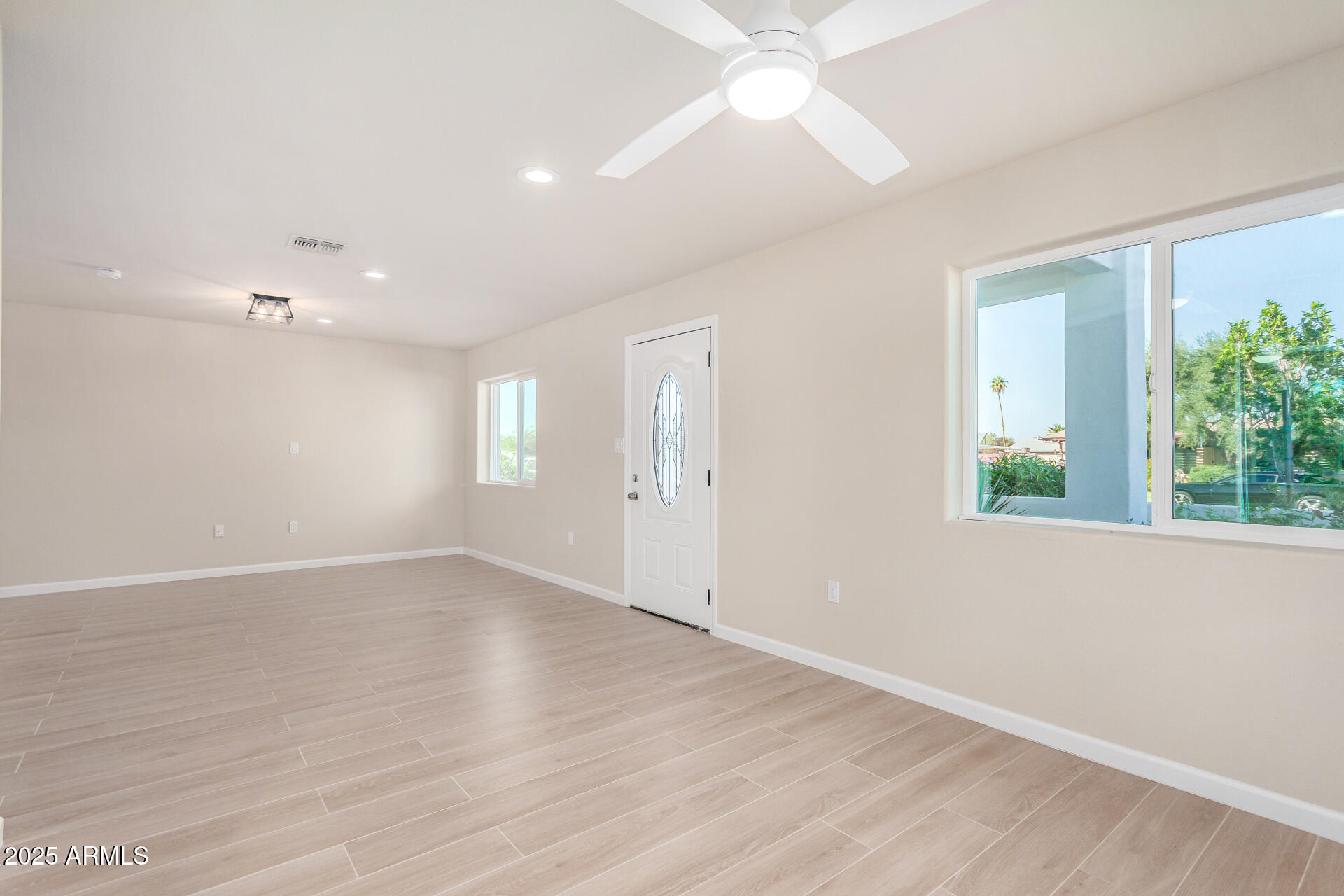 315 W RIVIERA Drive