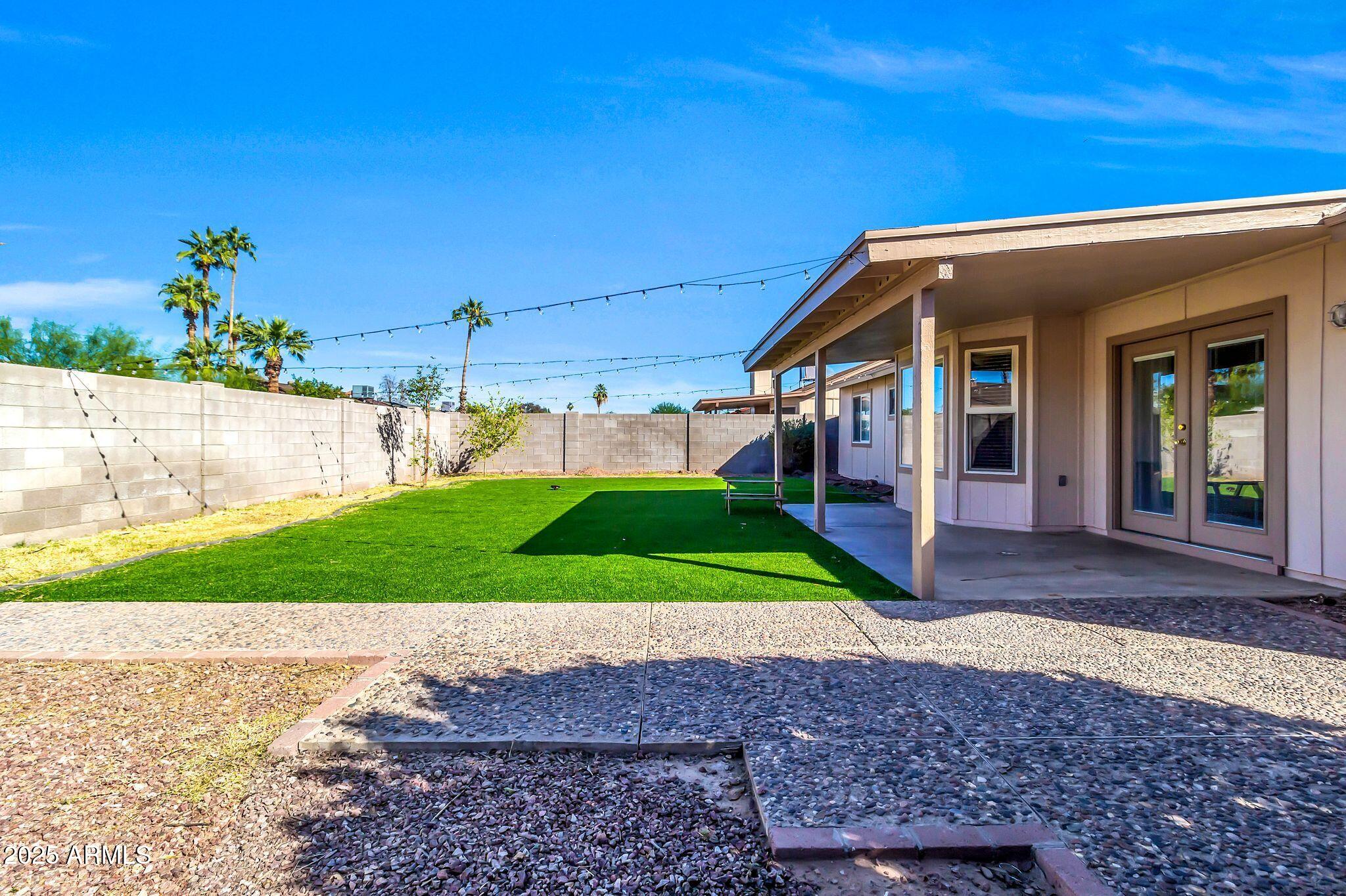 812 W Rosal Place