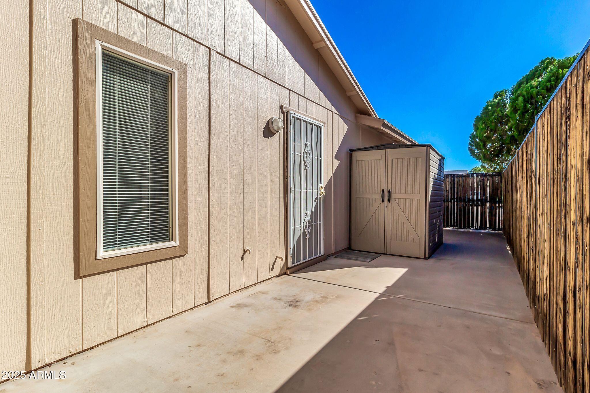 812 W Rosal Place