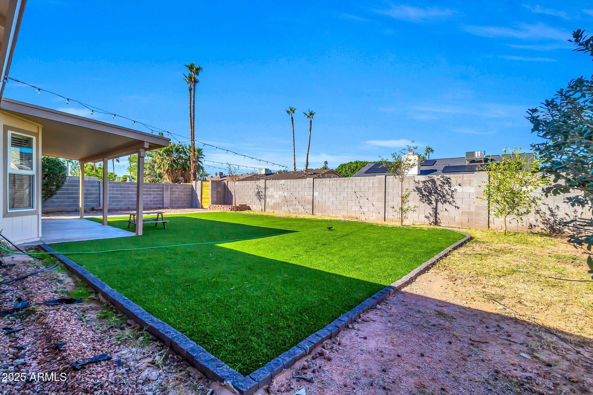 812 W Rosal Place