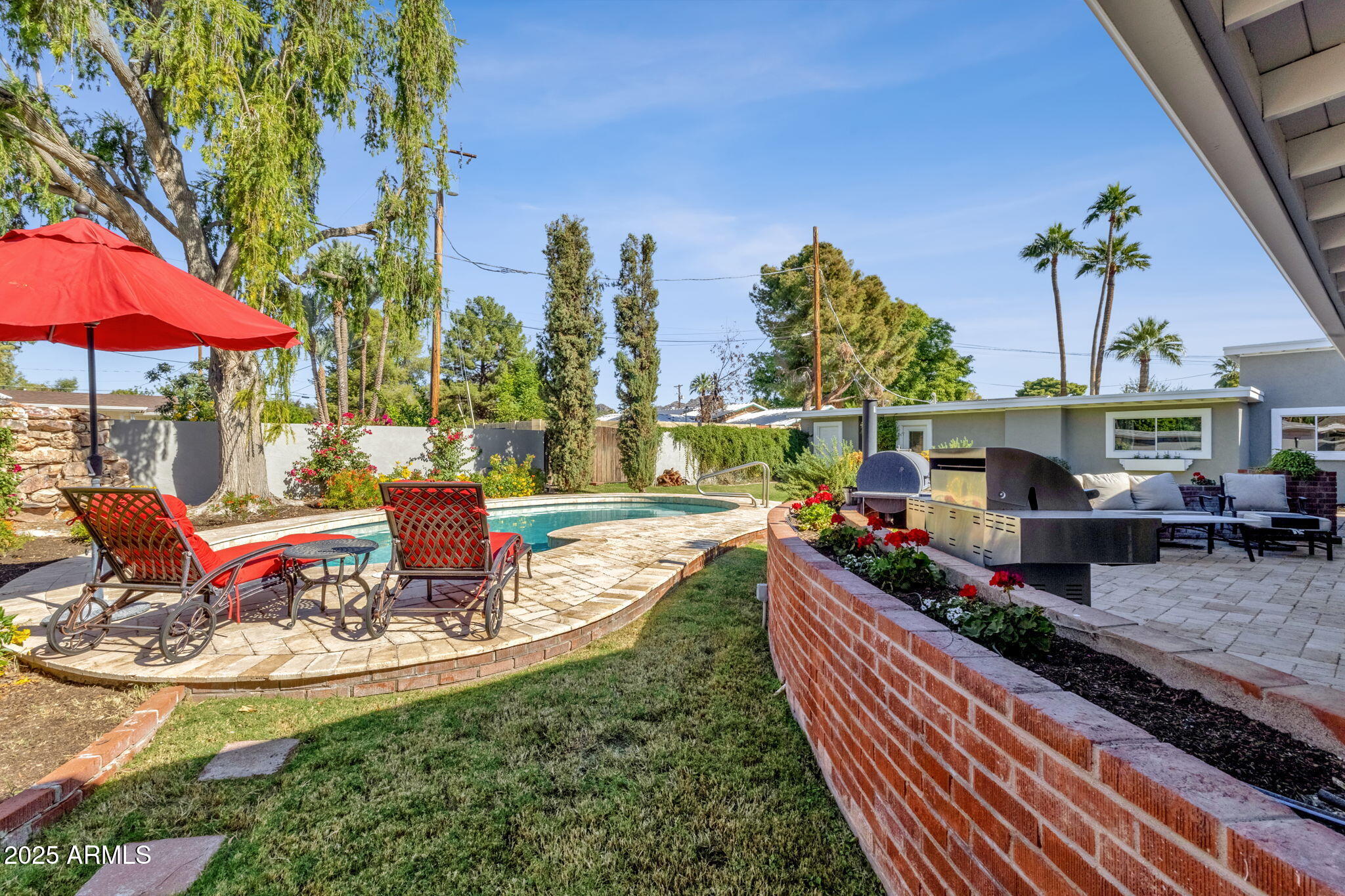 2108 E SAN JUAN Avenue