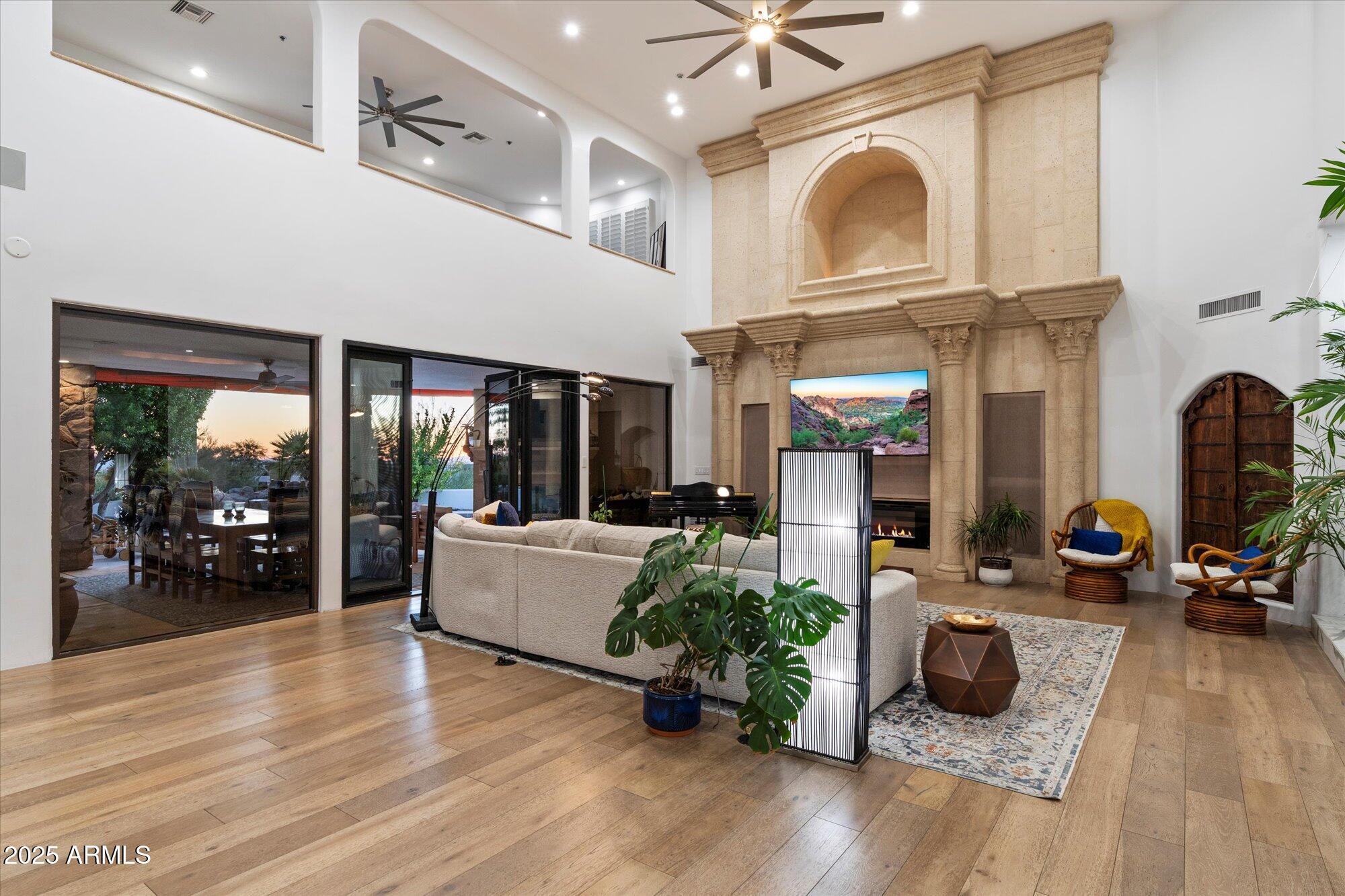 9643 E CASITAS DEL RIO Drive
