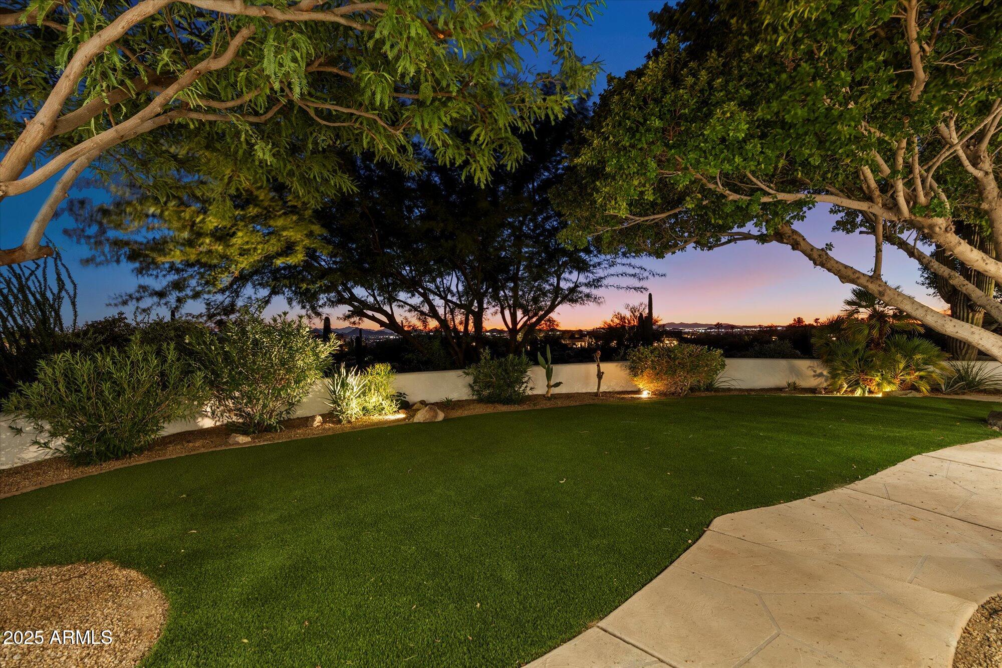 9643 E CASITAS DEL RIO Drive