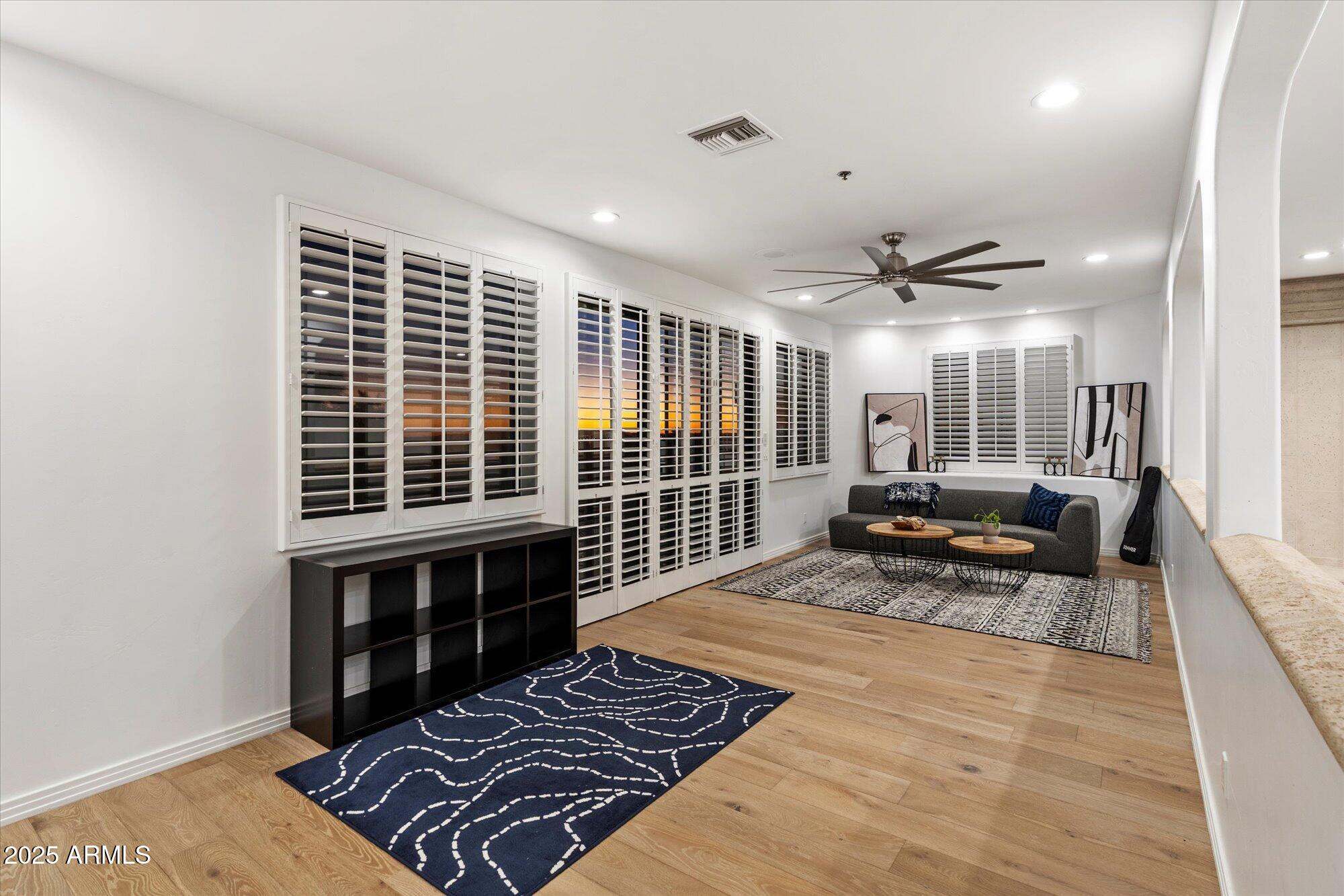 9643 E CASITAS DEL RIO Drive